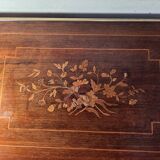 Napoleon III hairdresser in walnut and brass marquetry from the 19th century.