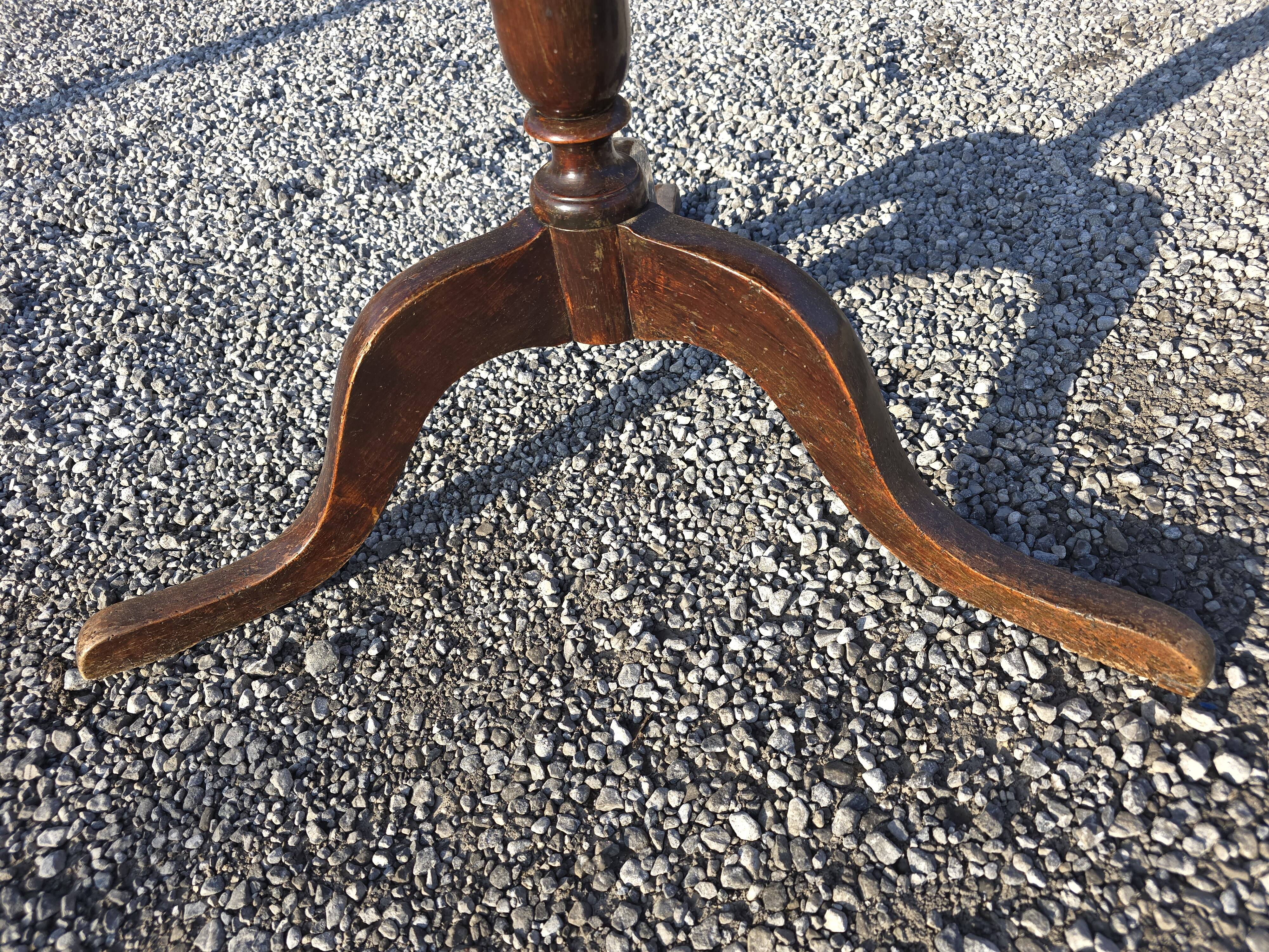 Mahogany pedestal table