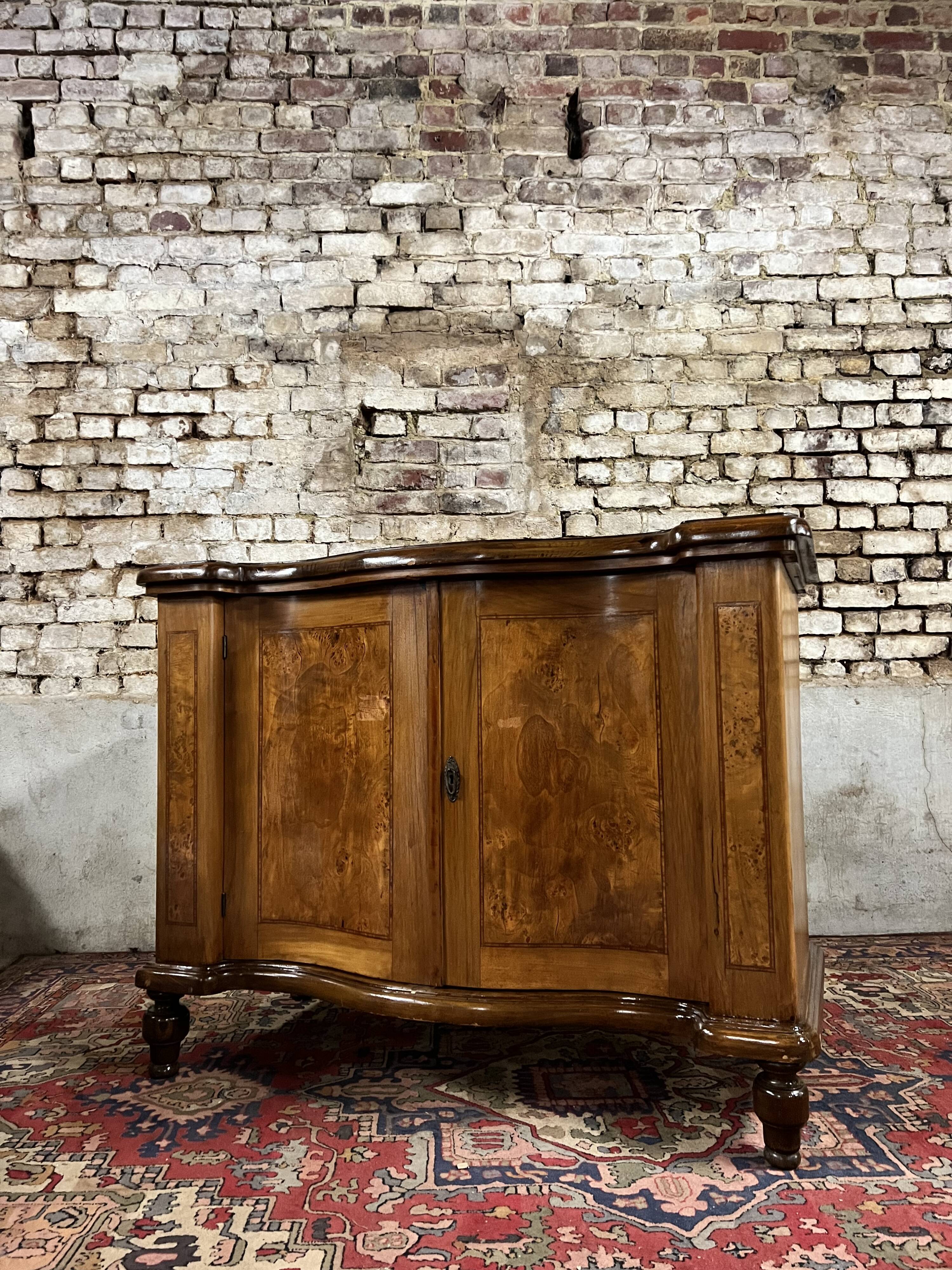 Curved dutch buffet in veneer wood xix eme century