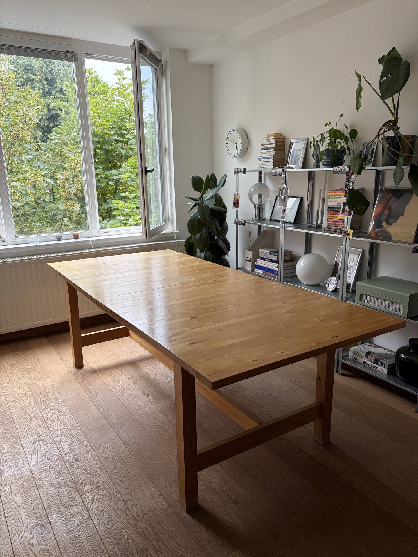Table à manger en bois massif
