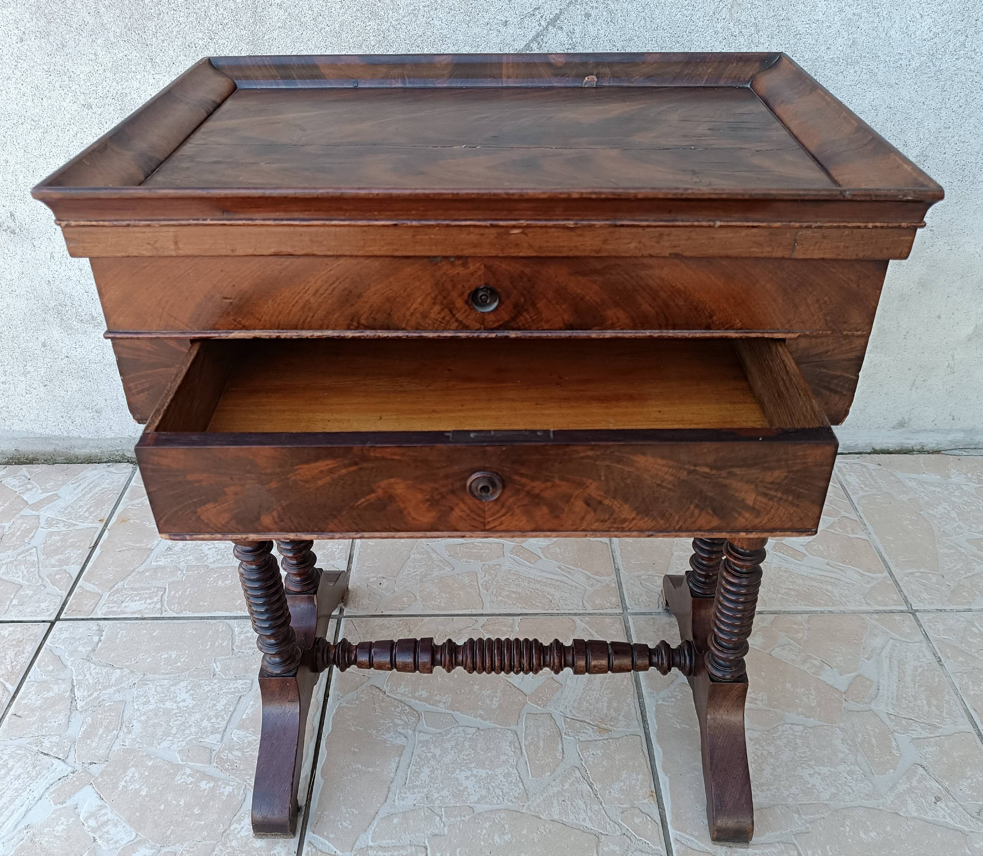 Travailleuse Louis Philippe en acajou