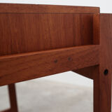 Table de chevet en teck, design danois, années 1970, production: Danemark
