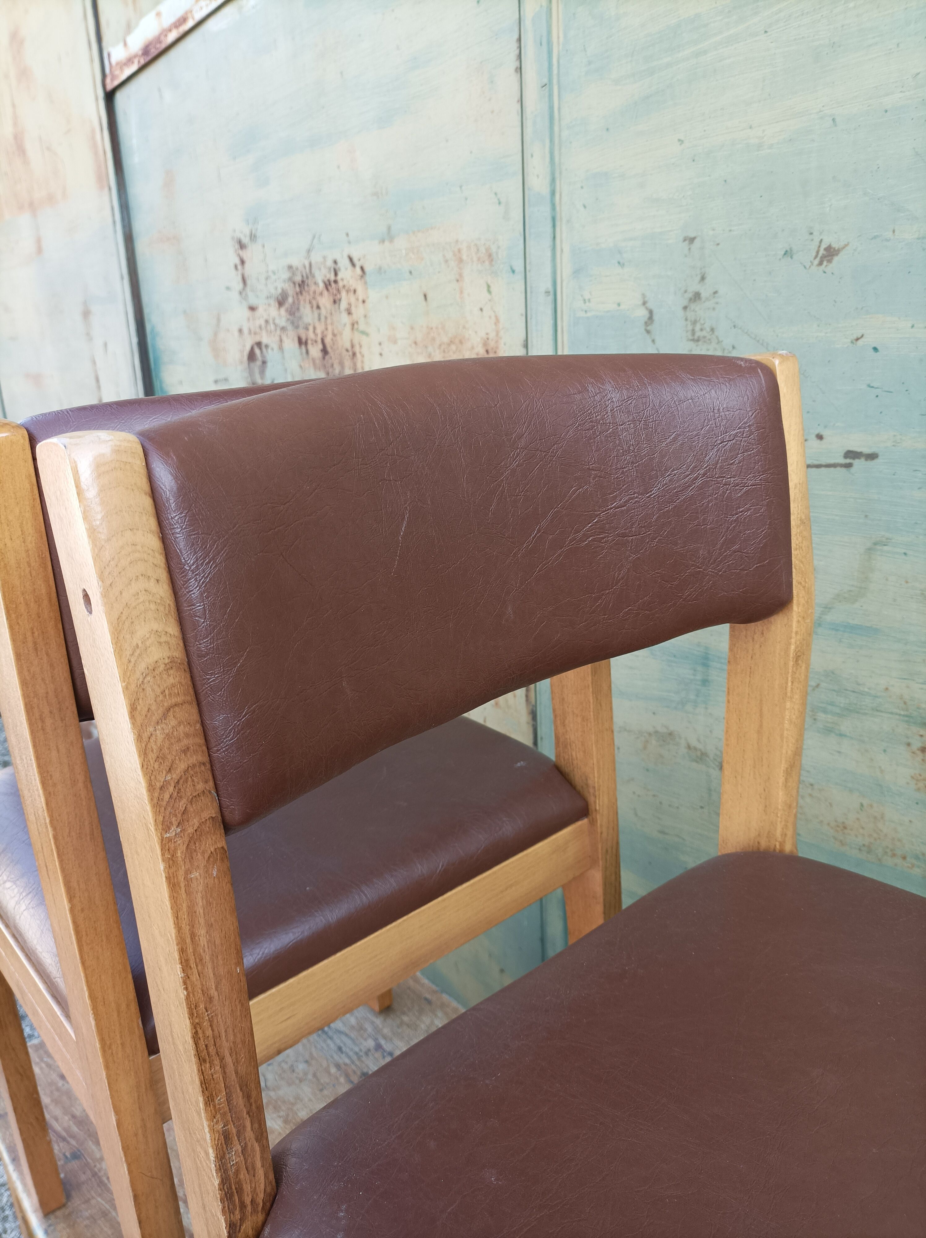 Paire de chaise baumann made in france siège 31 chêne et skaï