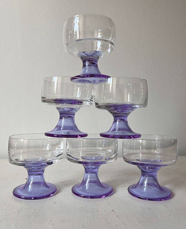 Set of 6 purple footed champagne glasses