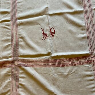 Old Metis tablecloth and its 12 napkins