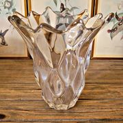 Flared glass vase in the shape of a flower / corolla, bubble effect in the style of Vannes art.