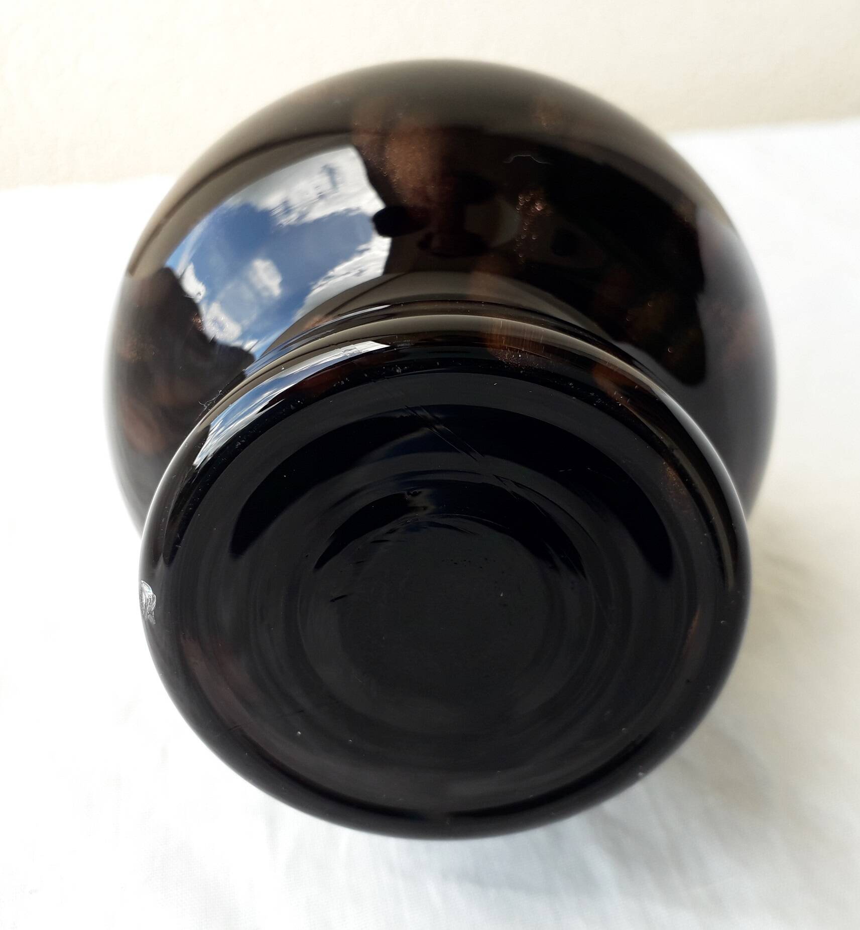 Vase en verre moucheté
