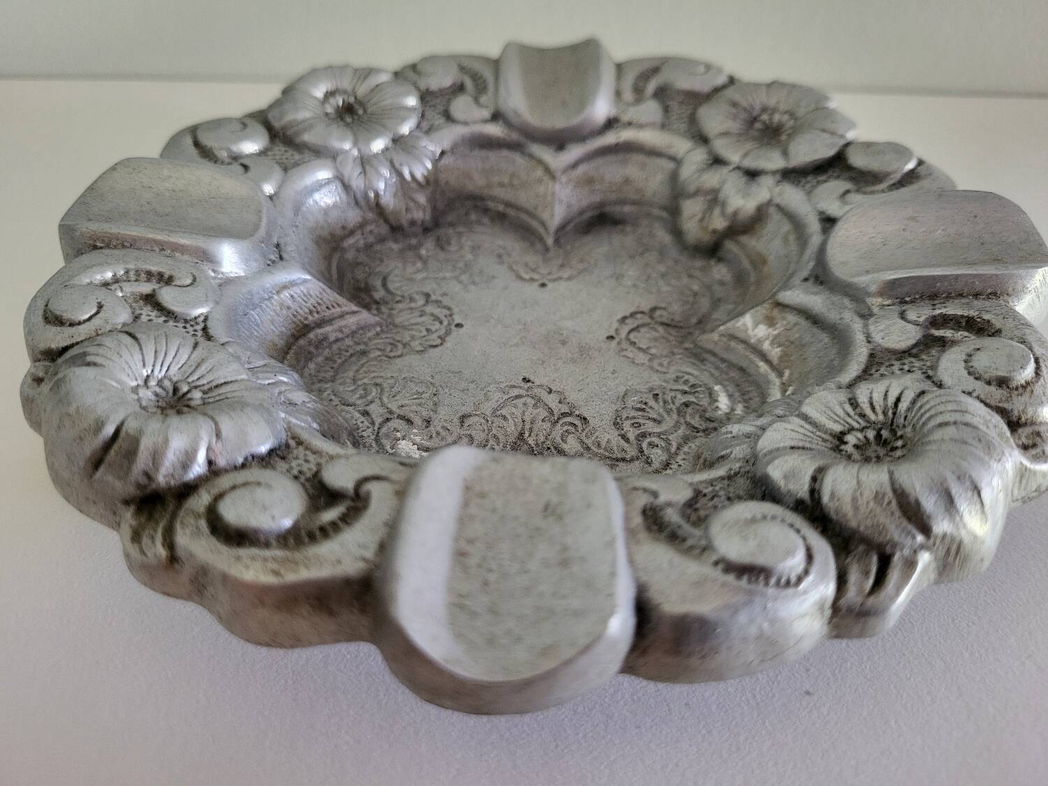 Metal ashtray in silver colour