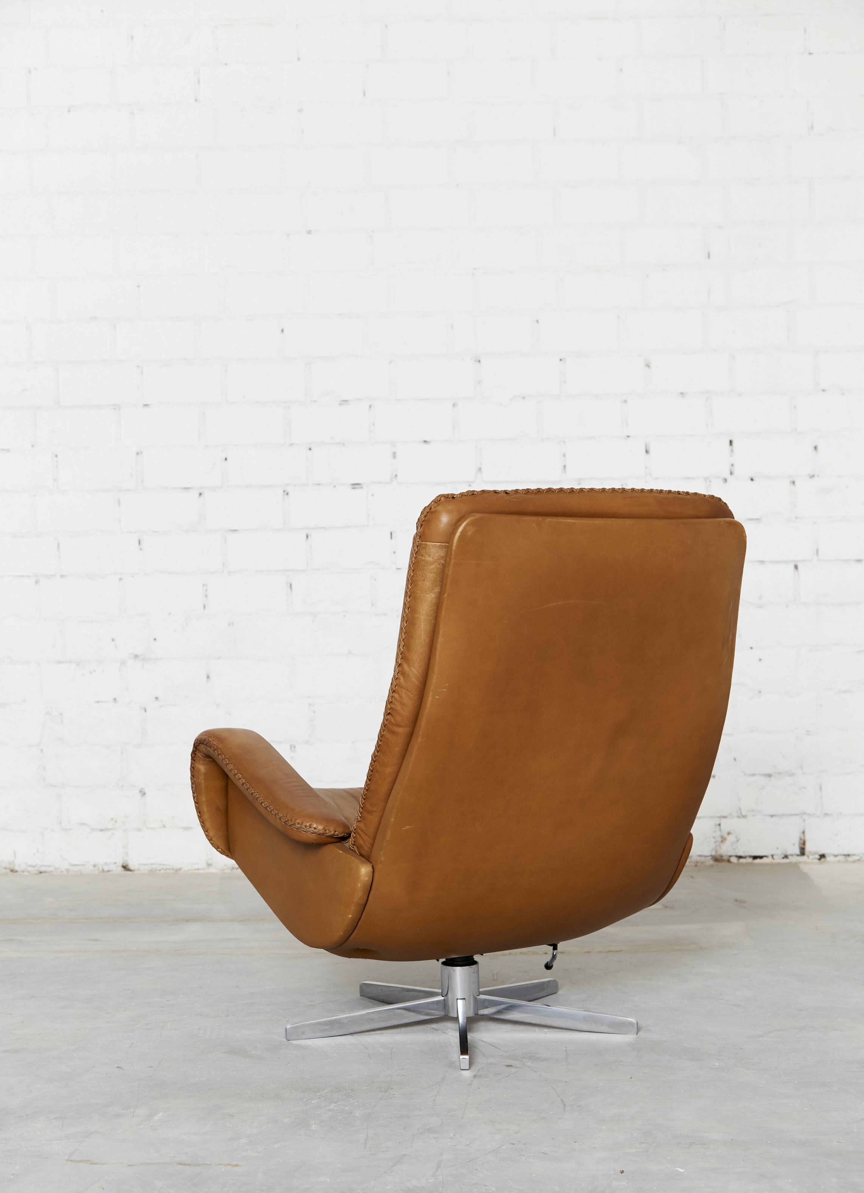 S231 James Bond Swivel Armchair from de Sede, 1960s