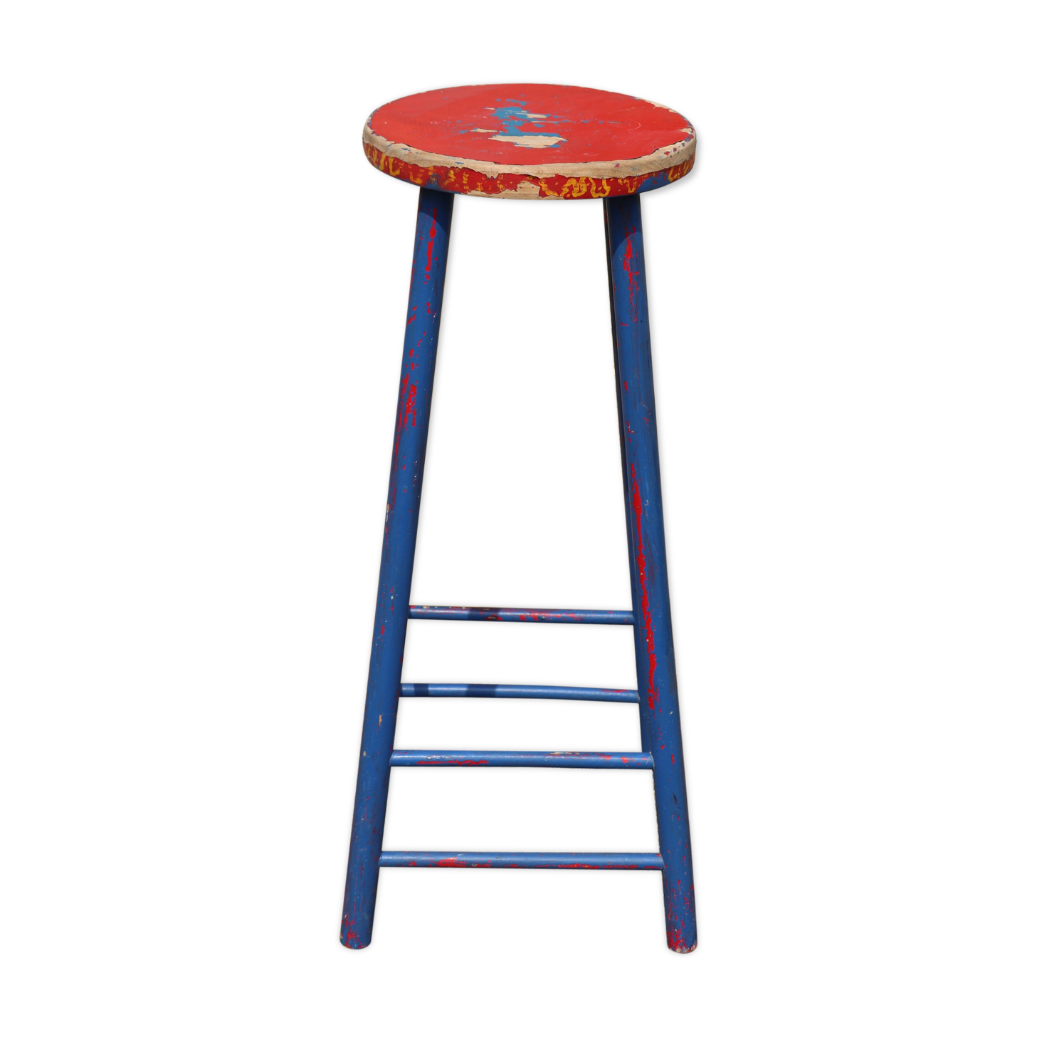 Menorca's tabouret arte povera