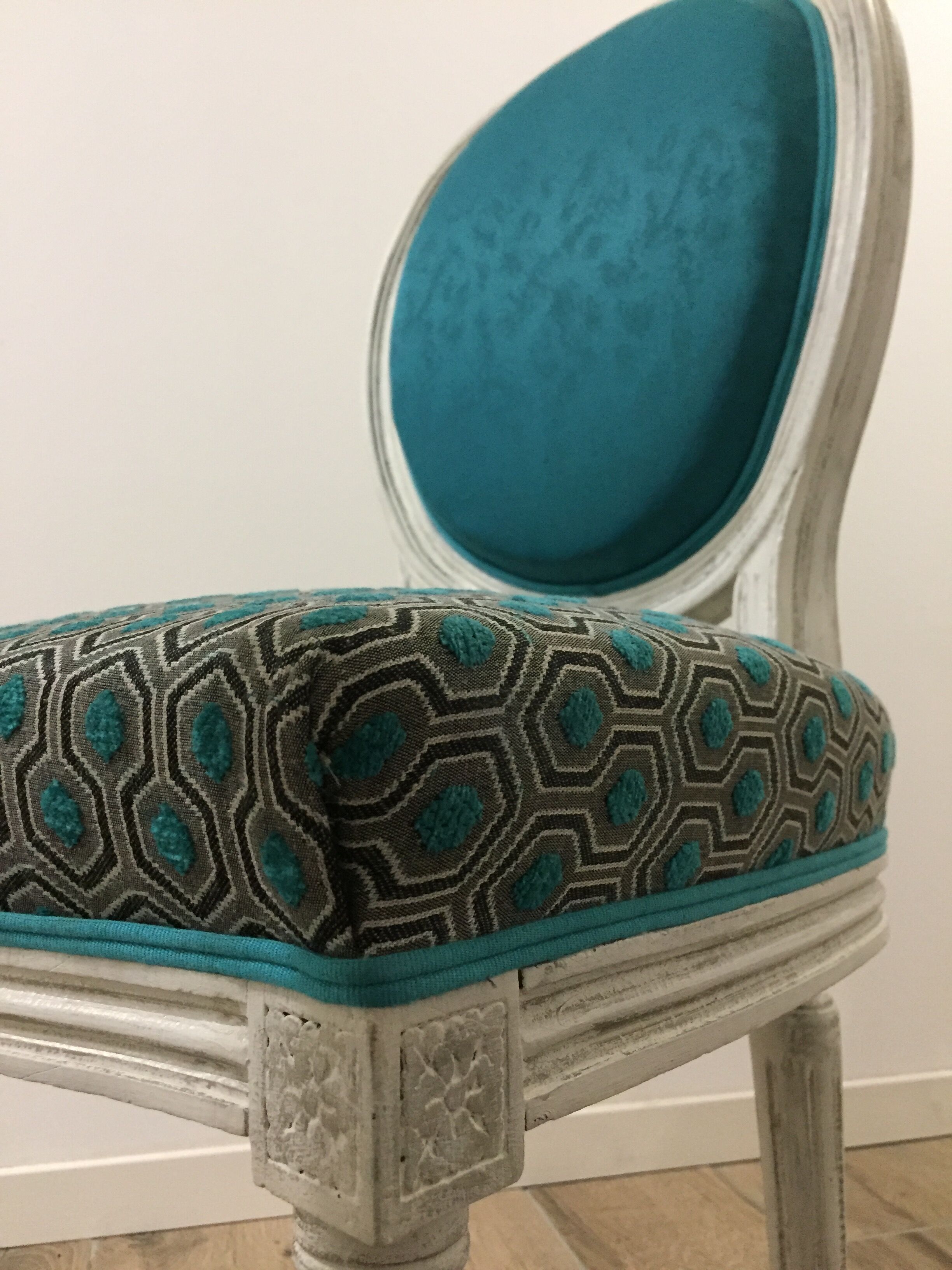 Louis XVI medallion folder chair