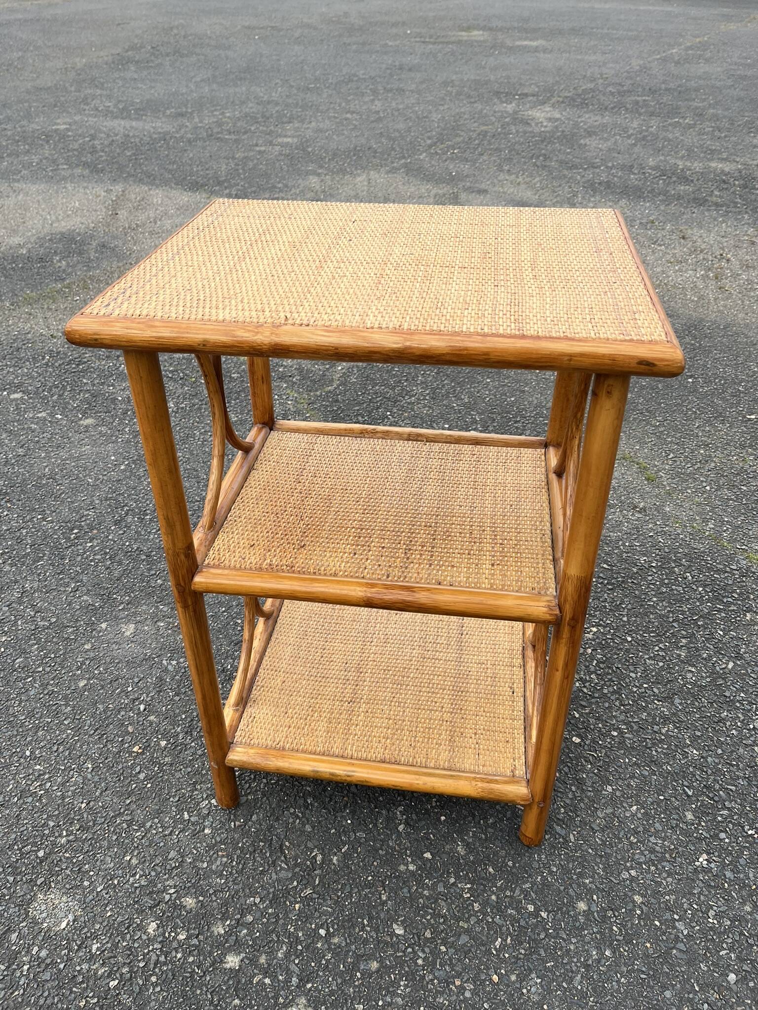 Petit meuble étagère en rotin