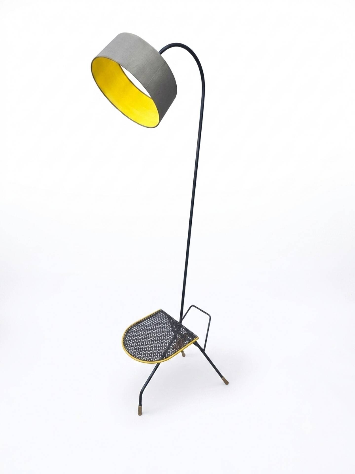 Lampadaire tripode style Matégot années 50