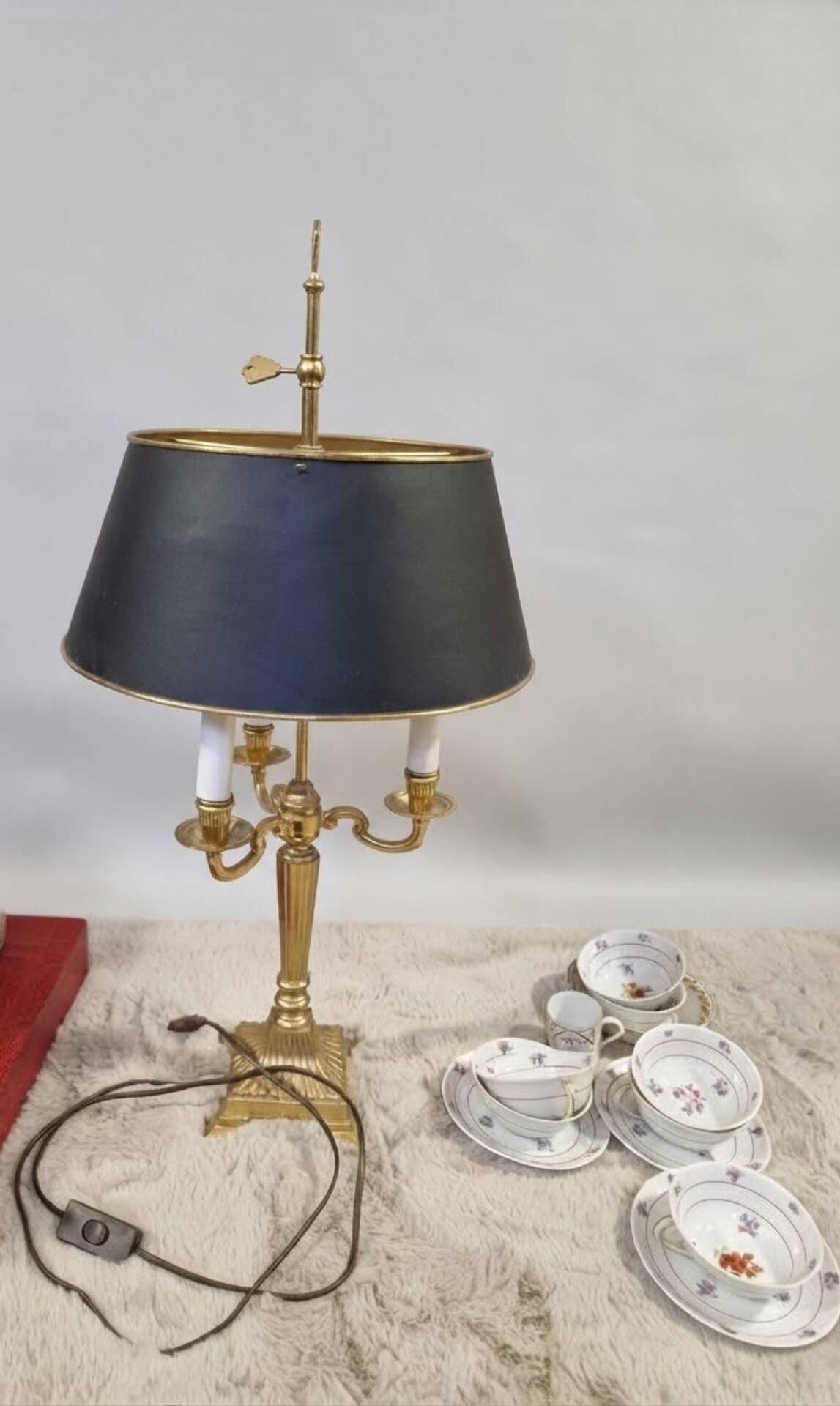 Three-light bouillotte lamp in bronze, Empire style.
