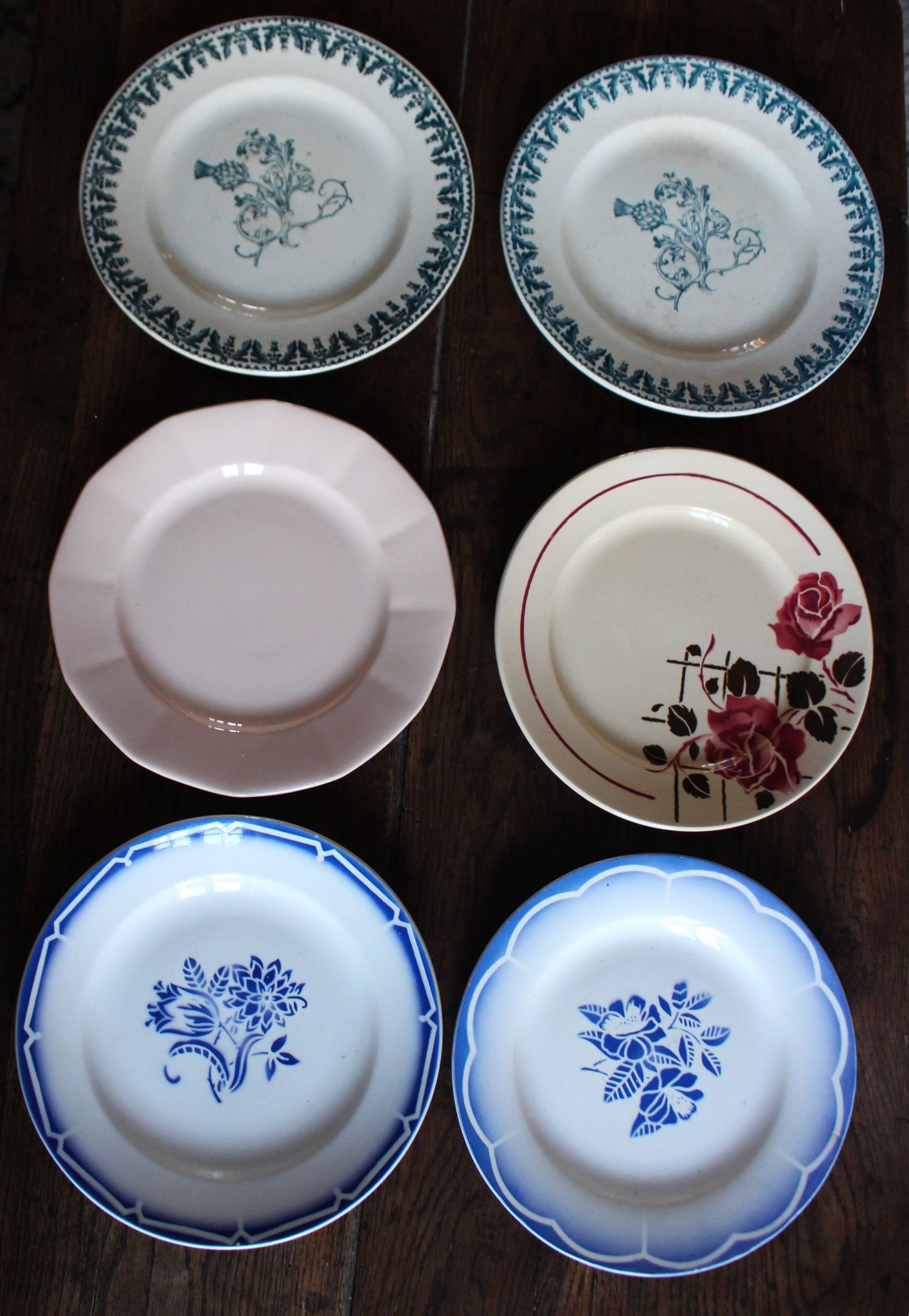 A set of 6 mismatched blue and pink floral dinner plates from Terre de Fer, Digoin.