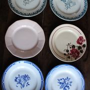 A set of 6 mismatched blue and pink floral dinner plates from Terre de Fer, Digoin.