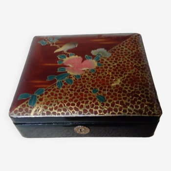 Ancien coffret/boîte à bijoux laquée à décor asiatique oiseau, fleur, abeille