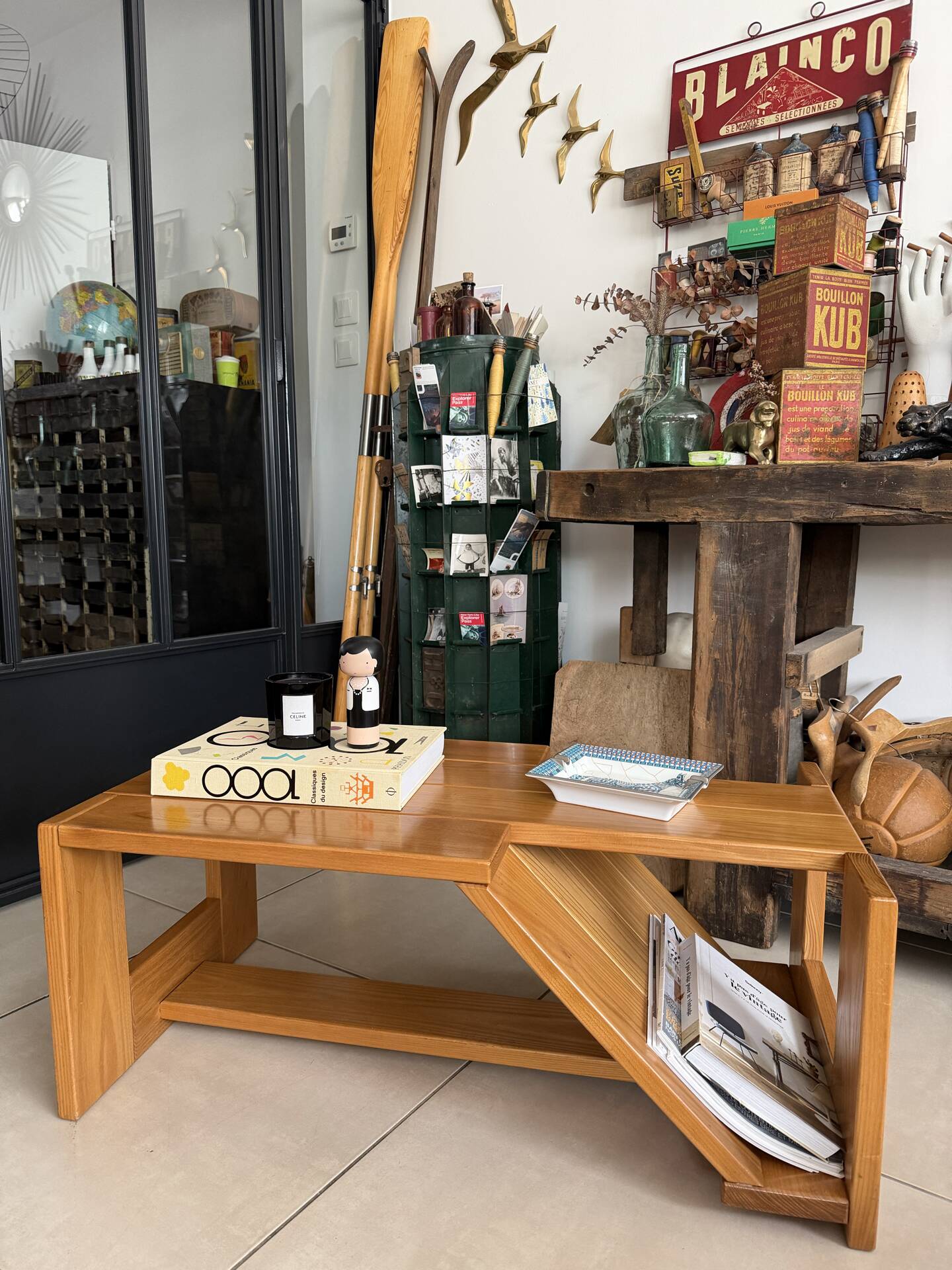 Brutalist coffee table in solid elm — Maison Regain (1970s)