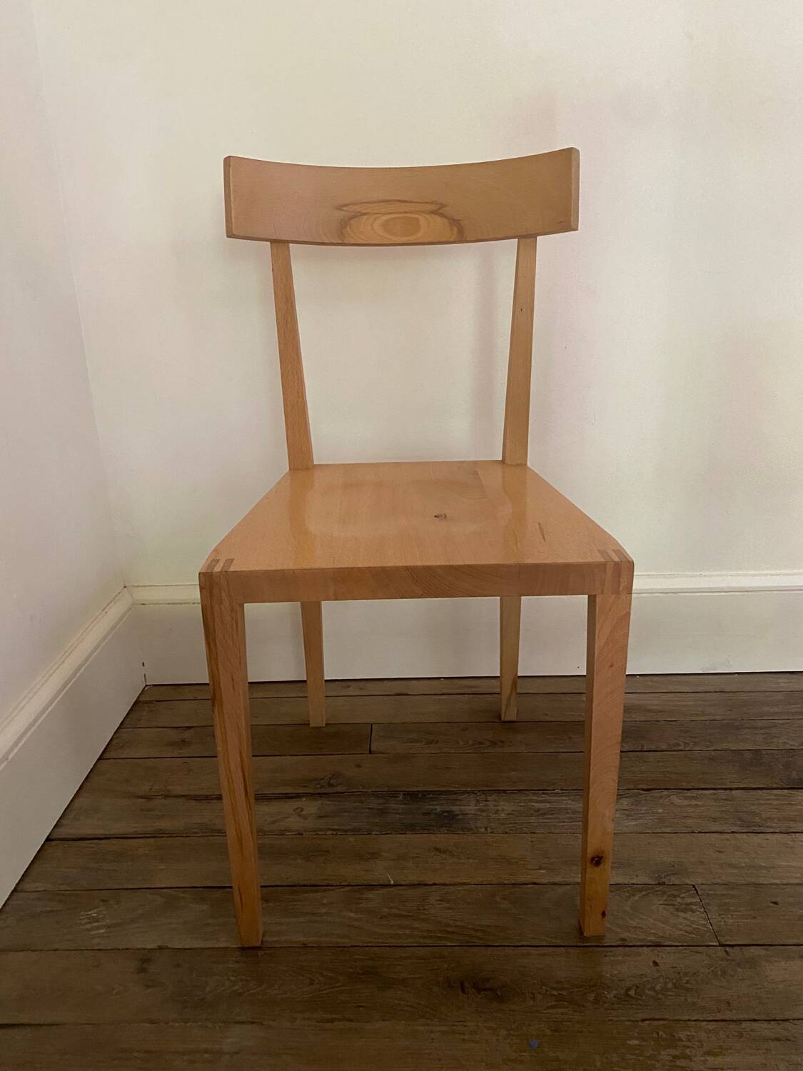 Chaise contemporaine