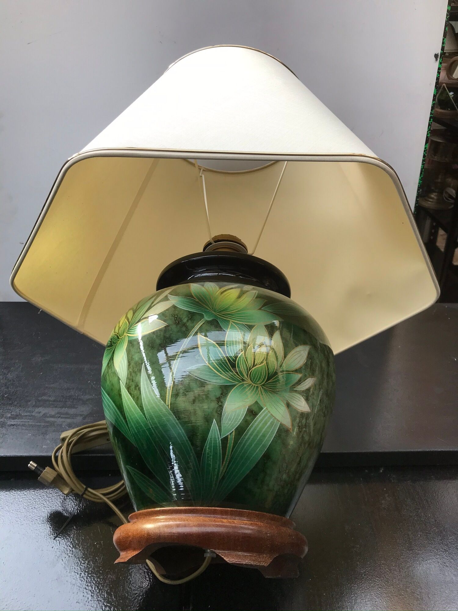 Drimmer green ceramics decor flowers
