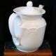 Grande théière en porcelaine blanche