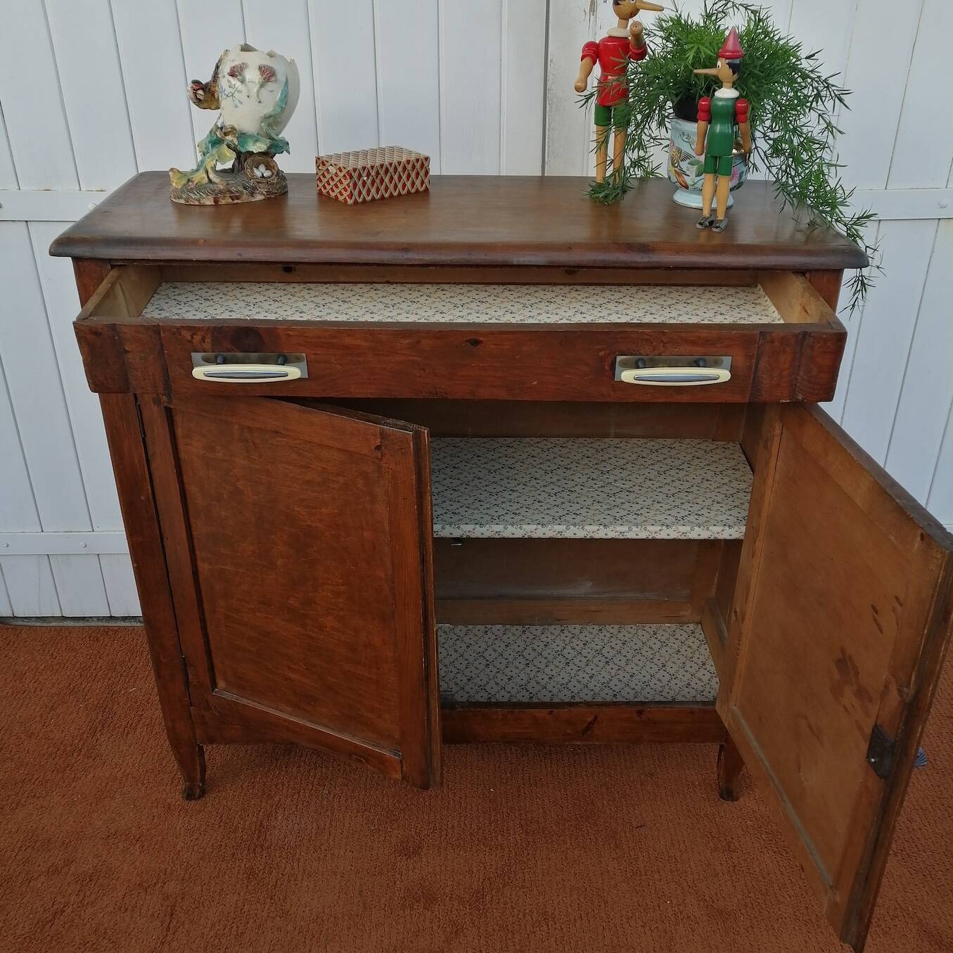 1950s Parisian style buffet