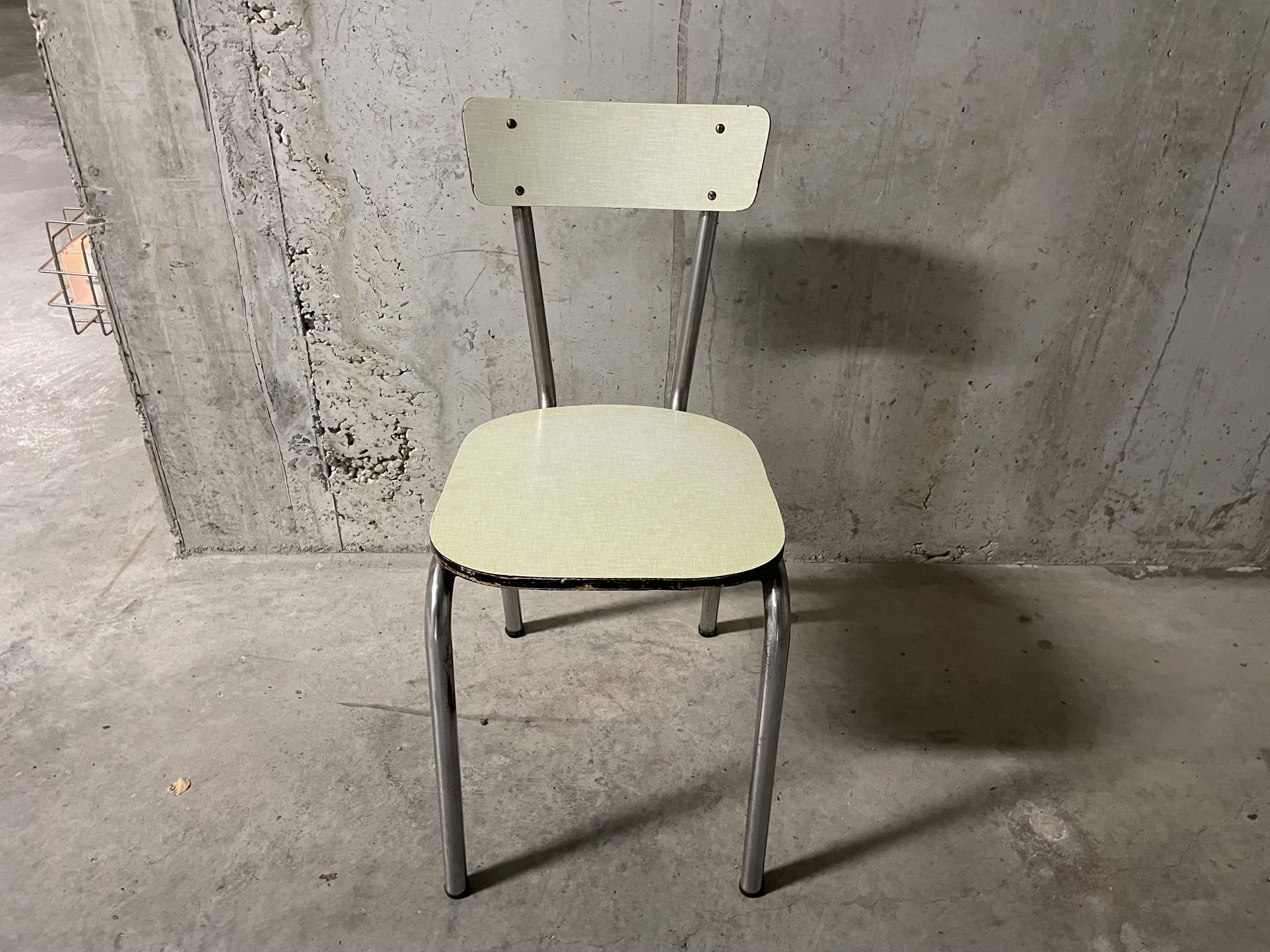 Chaise en formica années 50