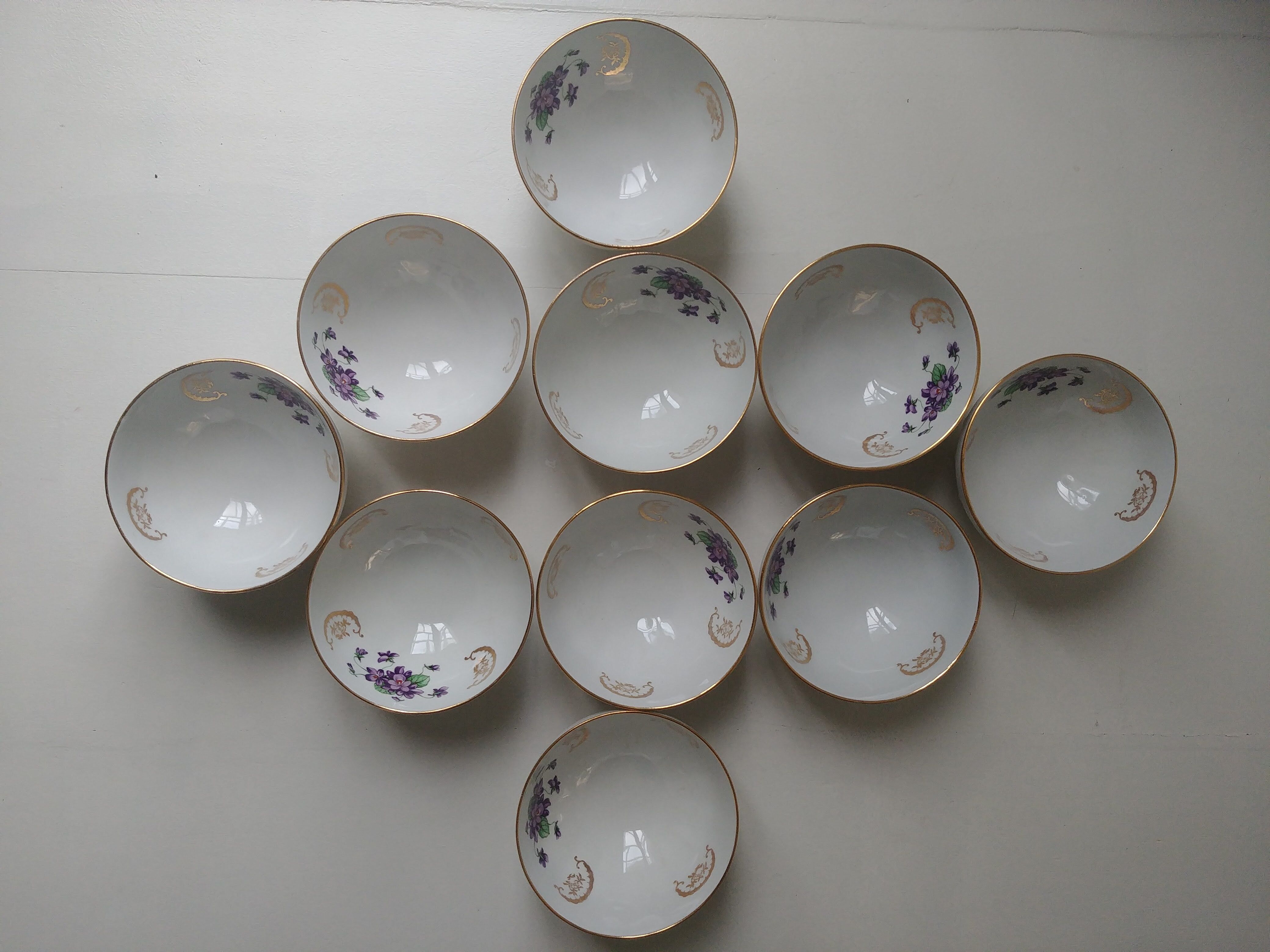Set of ten bowls