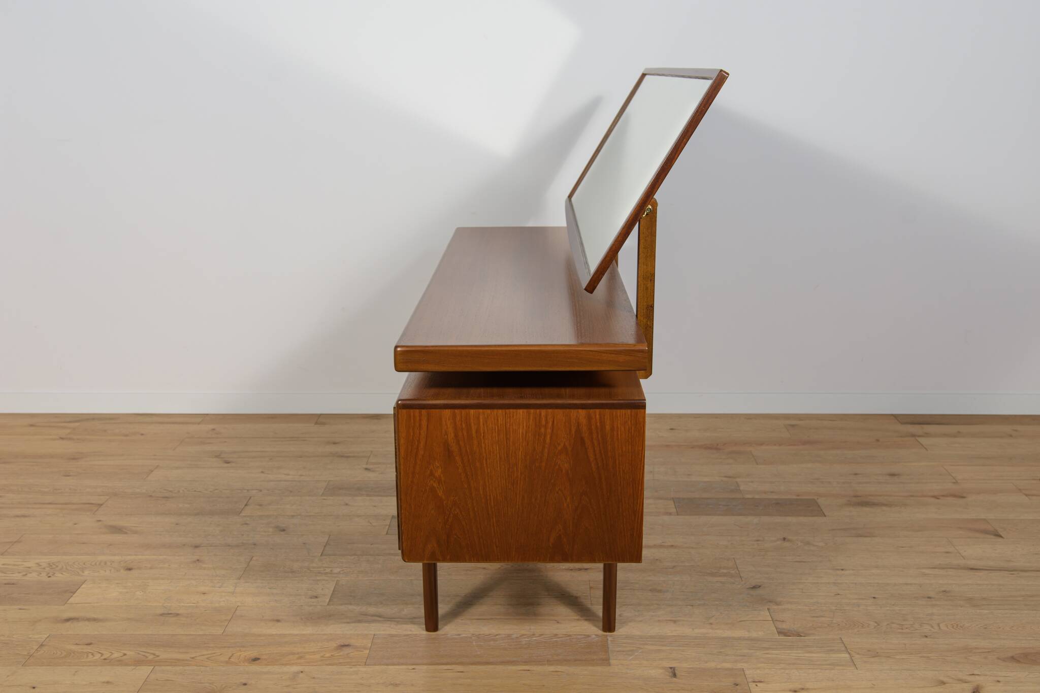 Coiffeuse du milieu du siècle par Victor Wilkins pour G-Plan, Royaume-Uni, 19