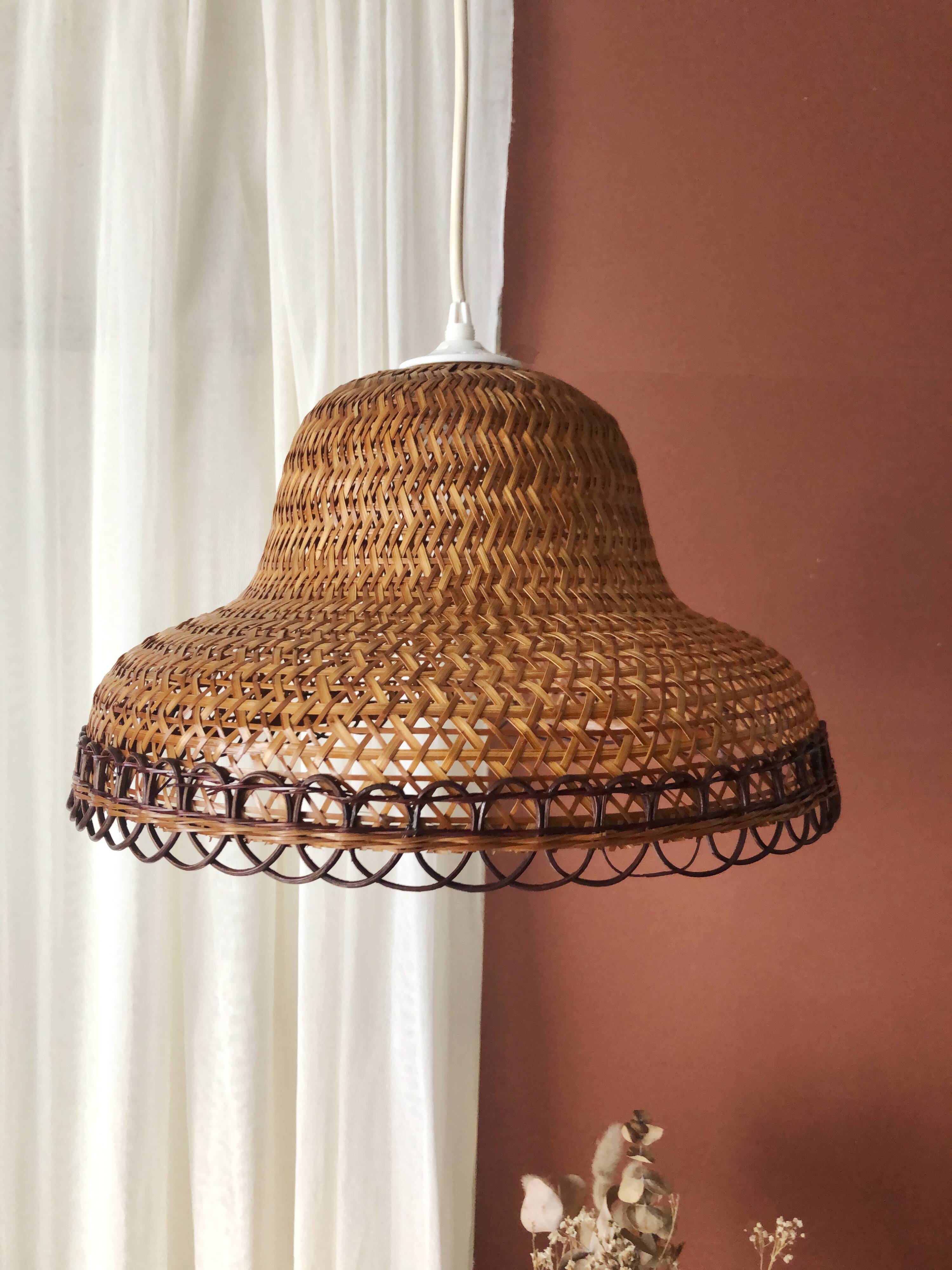 Braided wicker suspension