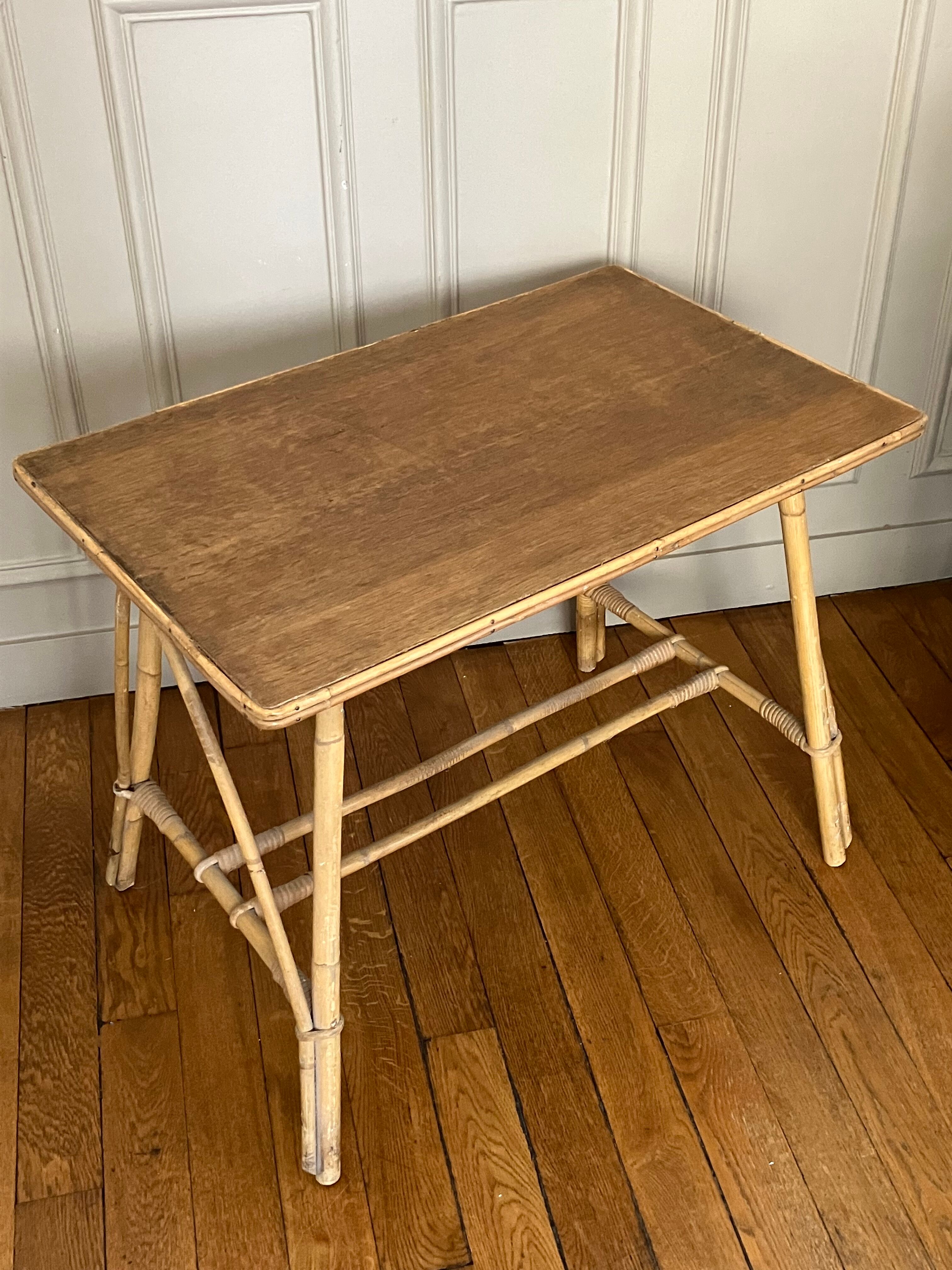Vintage rattan table / dessert