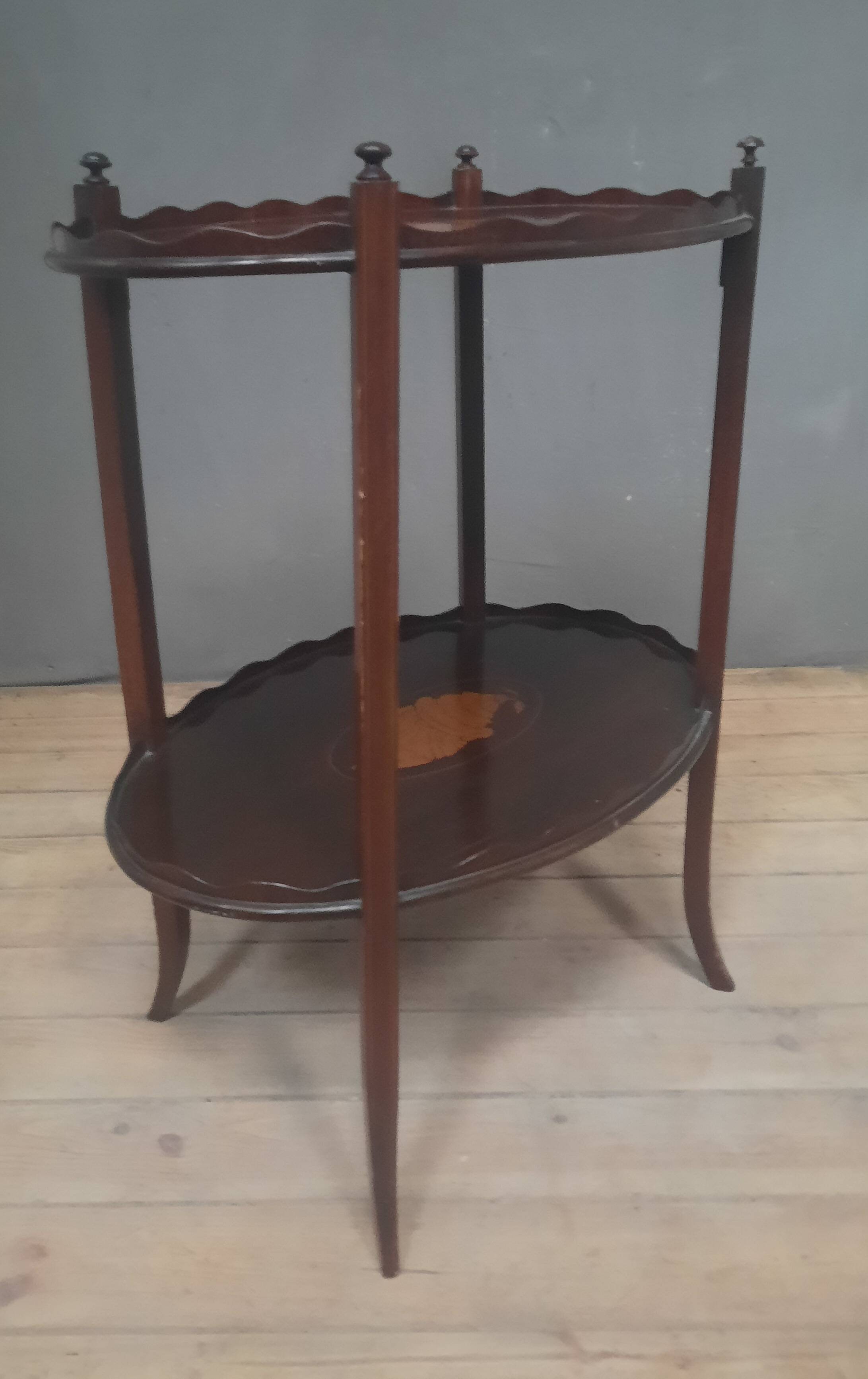 English 2-tier mahogany pedestal table