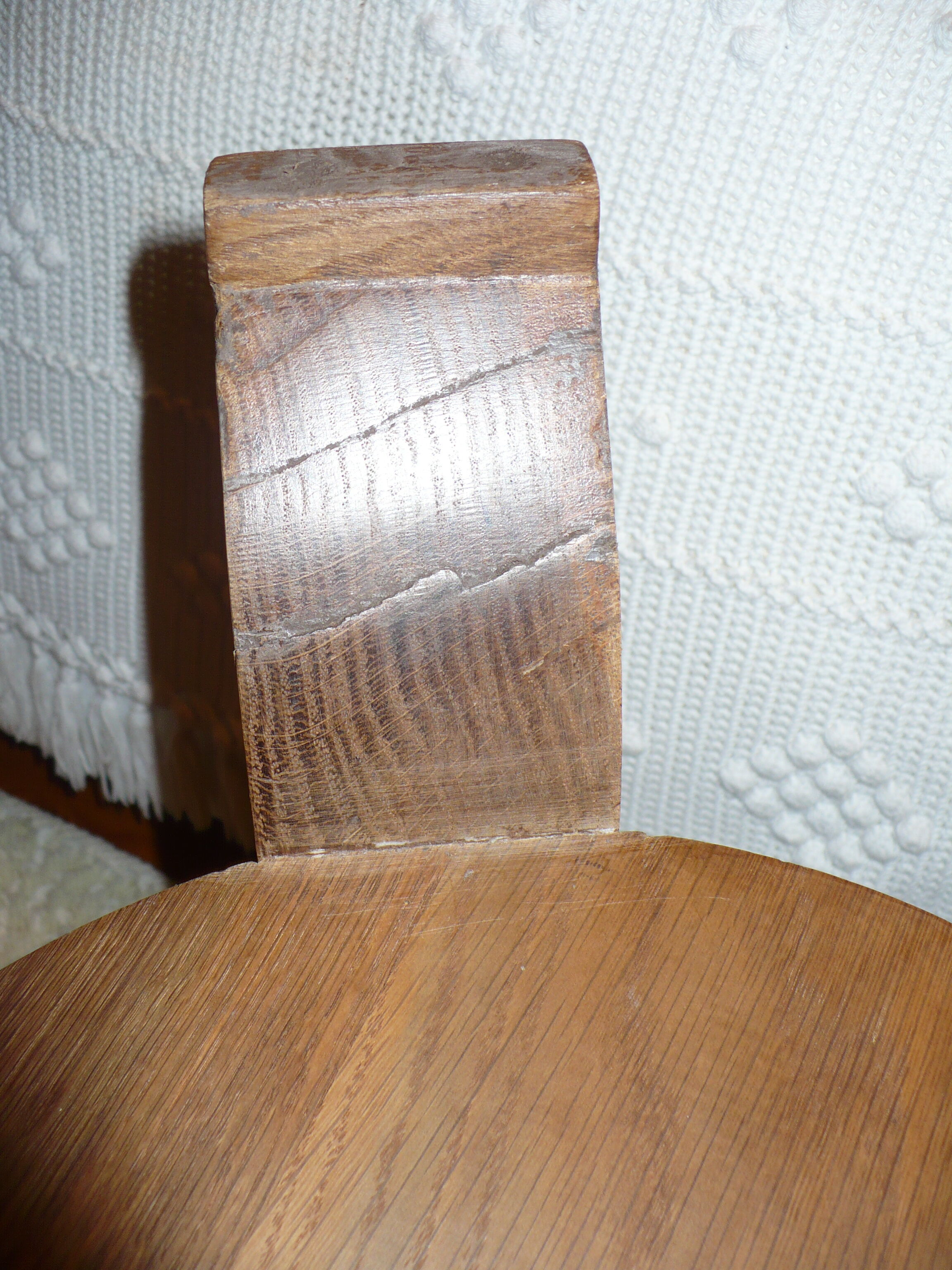 Pedestal table