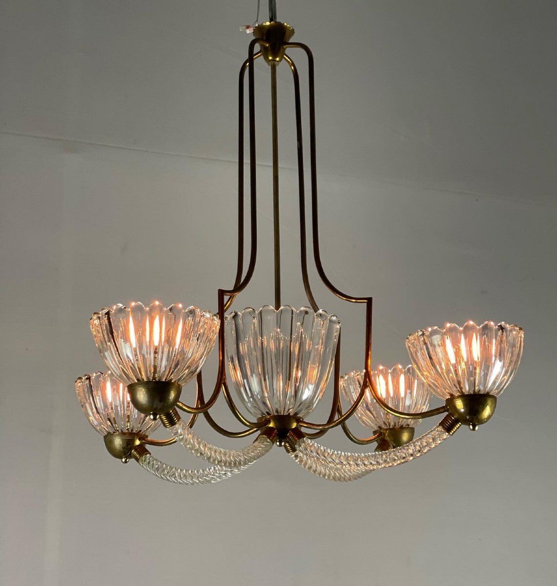 Venetian chandelier in Murano glass and brass circa 1950