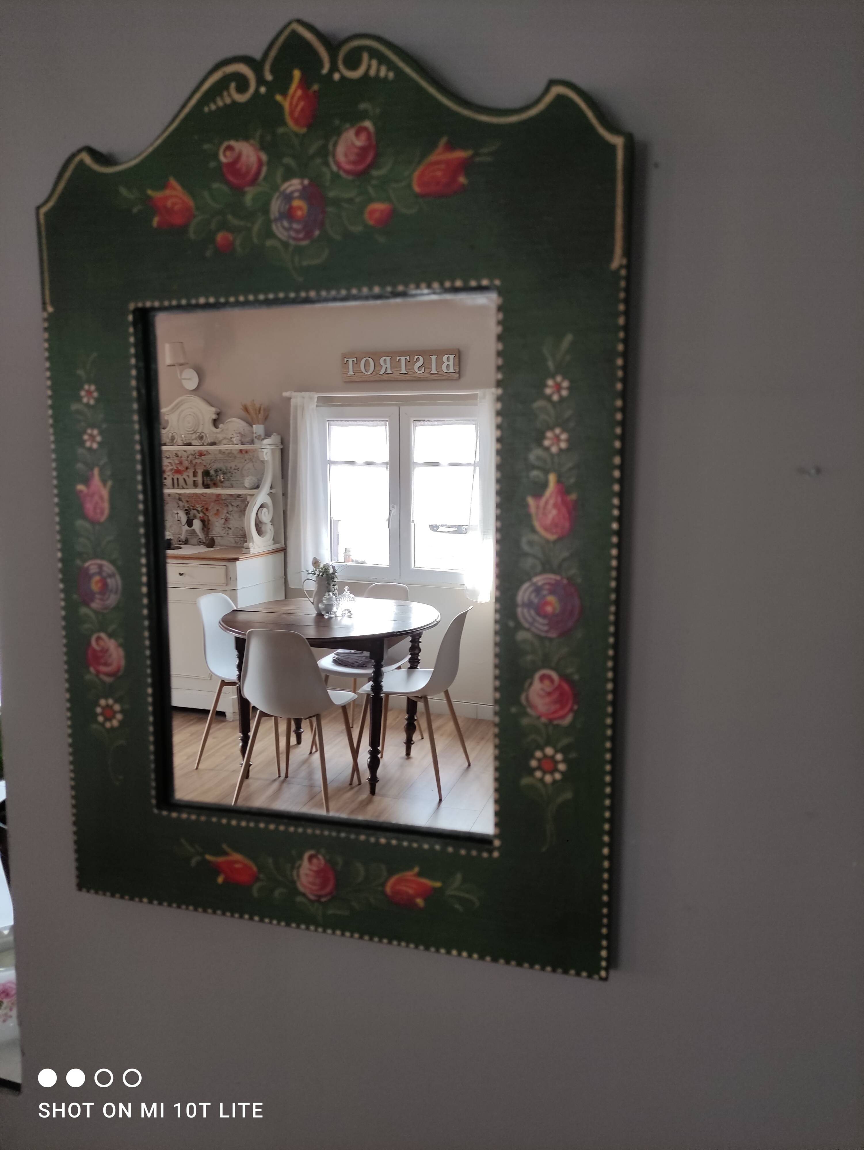 Miroir ancien en bois peint à la main polychrome vert forêt et roses rouges orangées
