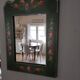Miroir ancien en bois peint à la main polychrome vert forêt et roses rouges orangées