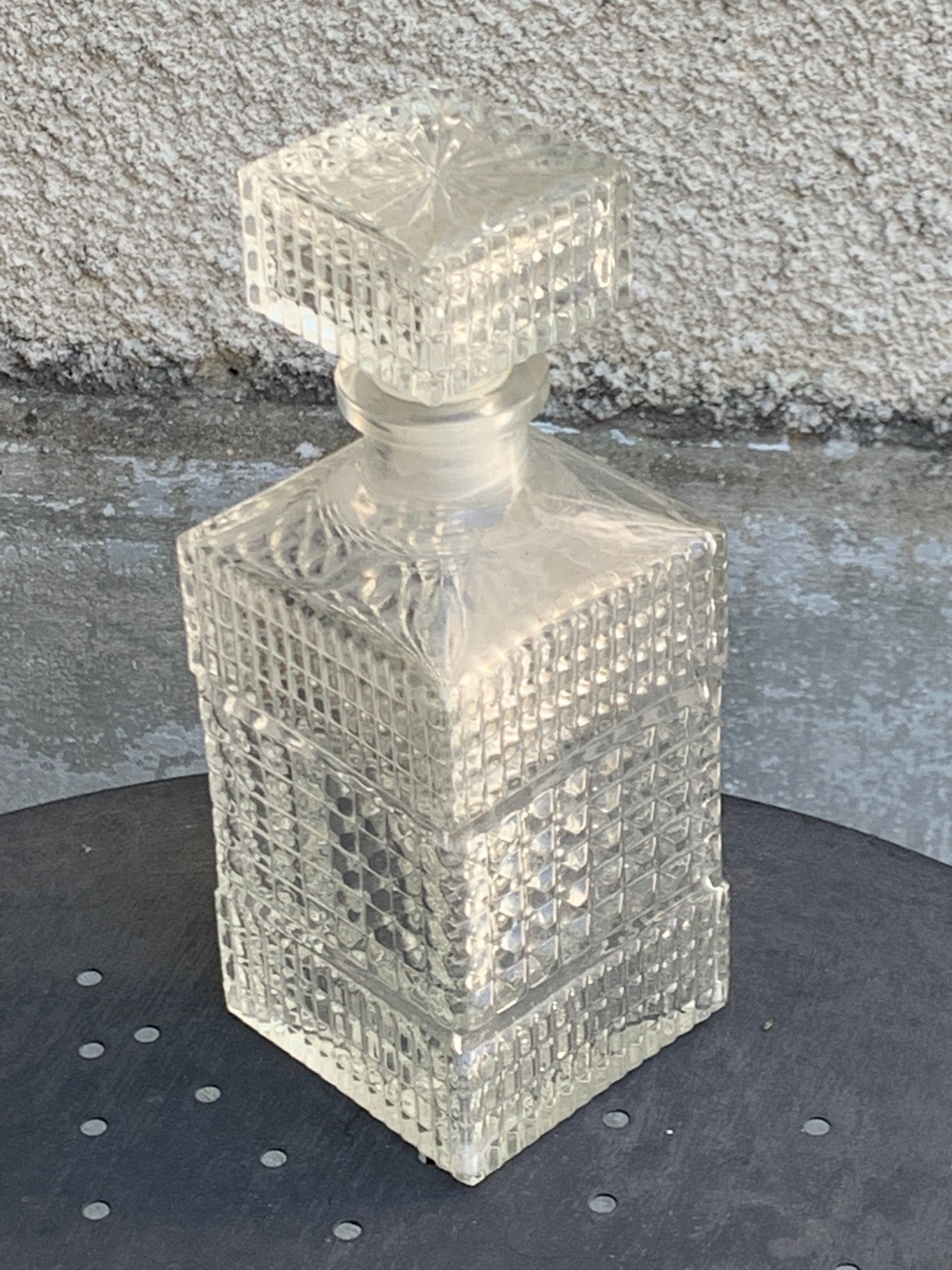 Carafe à whisky en verre et son serviteur en métal de couleur argent vintage