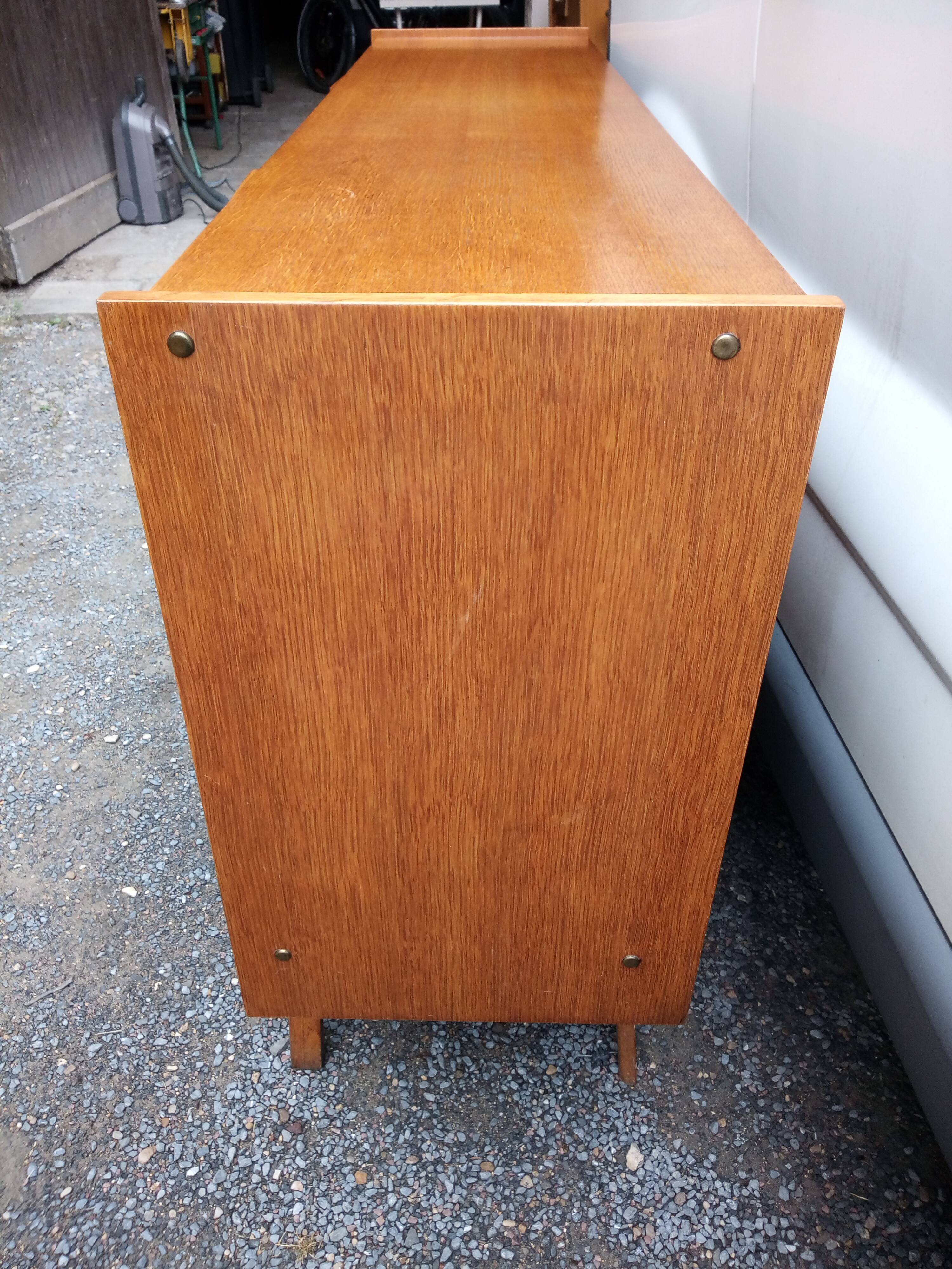 Enfilade à pieds compas
