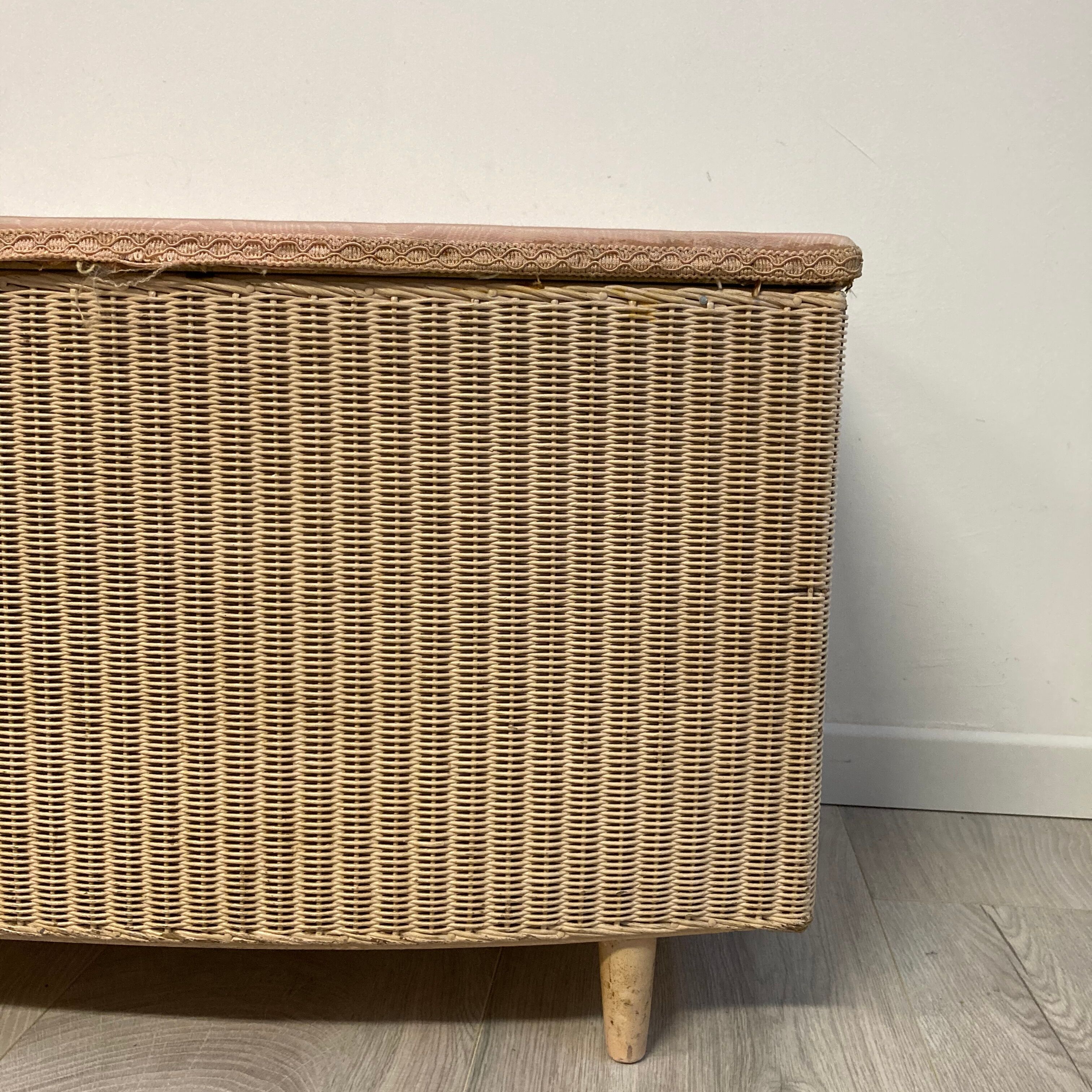 Lloyd Loom wooden box