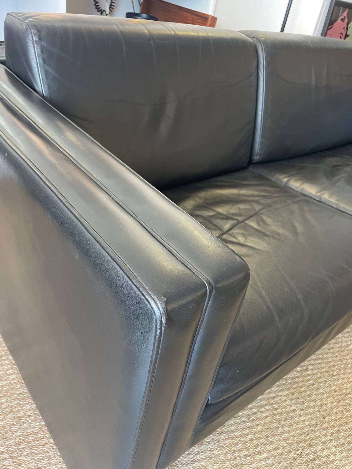 Leather sofa Mobilier International