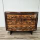 Commode Art Déco toscane des années 1940 en noyer raciné.