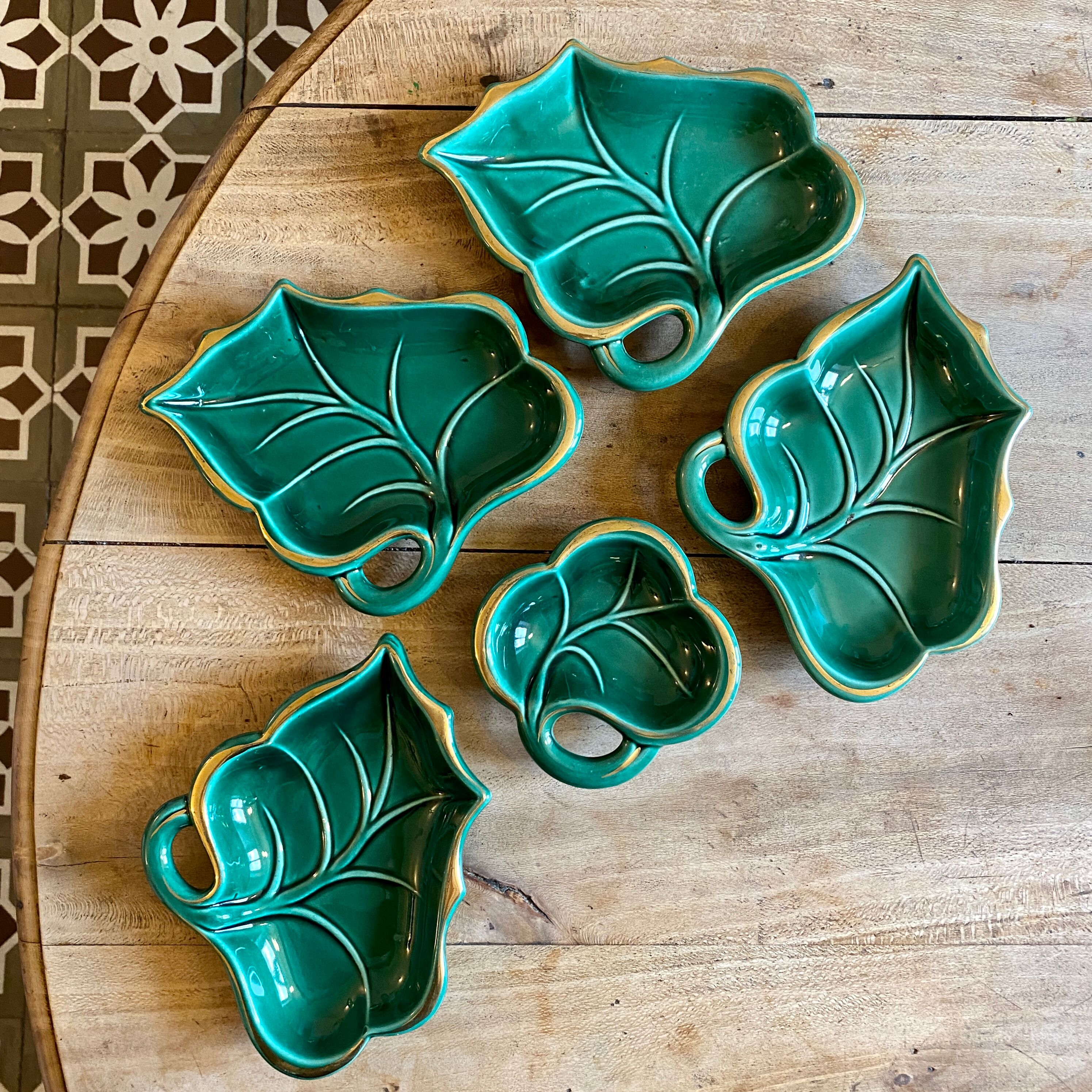 Set of 5 vintage pockets or raviers in green and gold ceramic