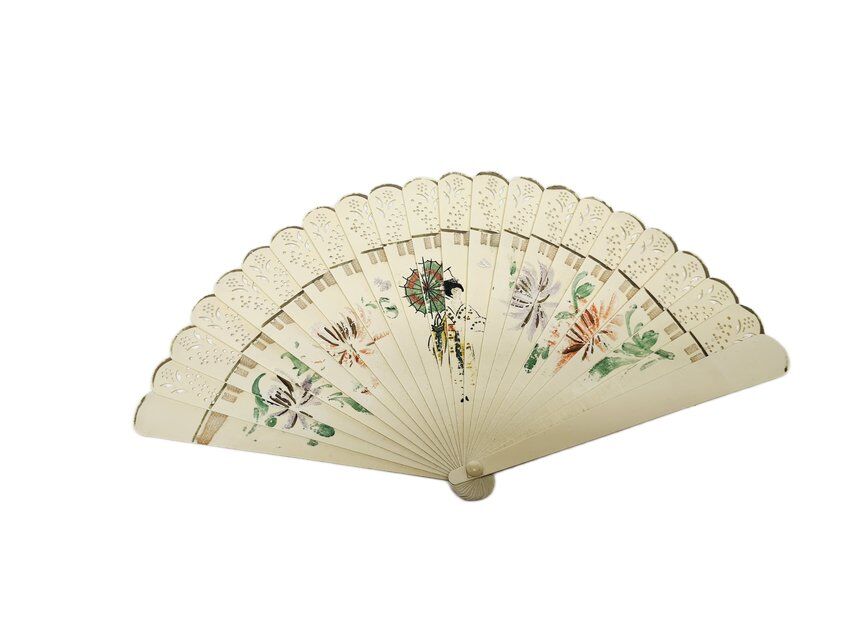Art Nouveau celluloid fan, 1900s