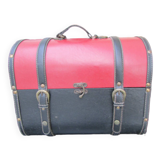 Large treasure chest, portable, doctor's bag shape