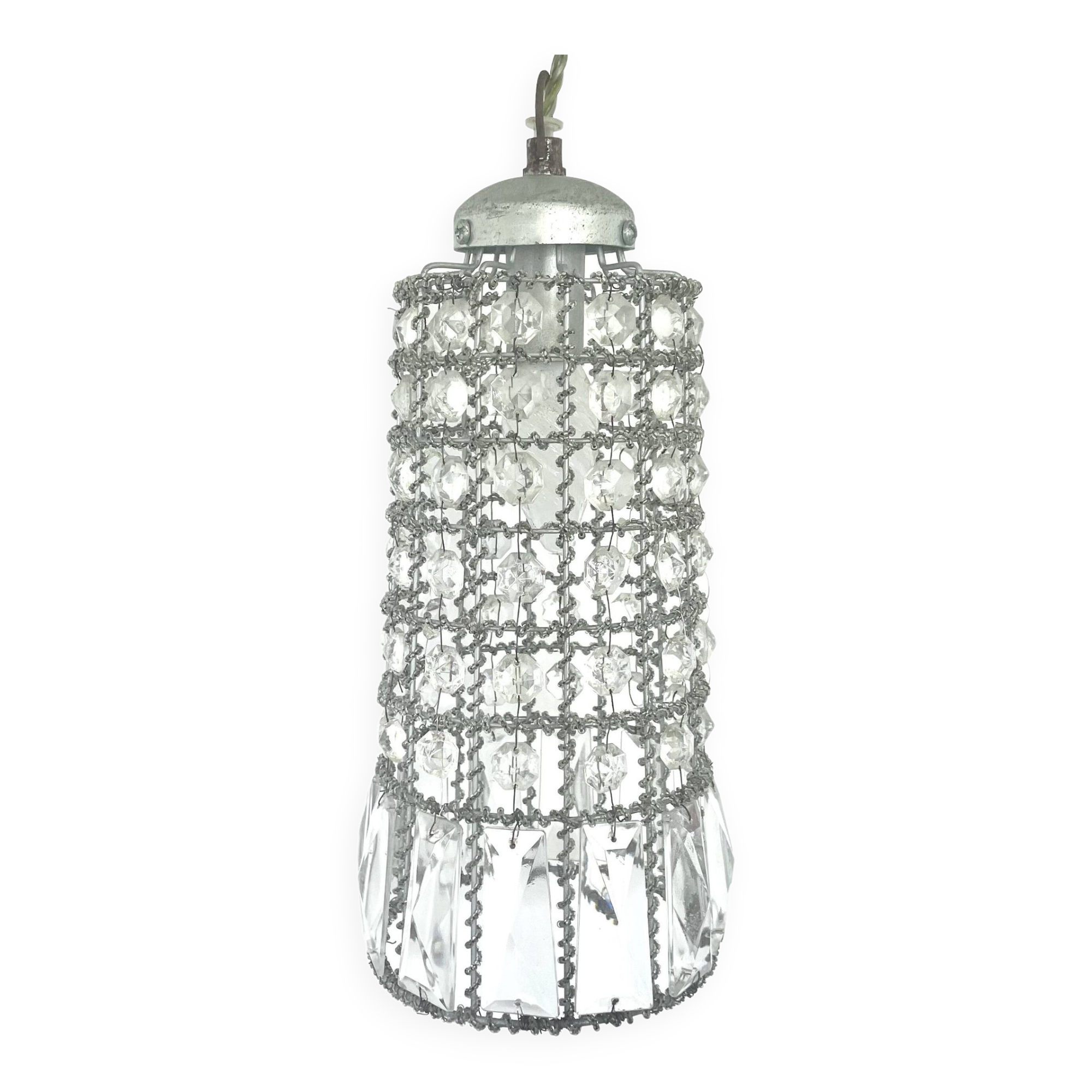 Suspension in old glass beads