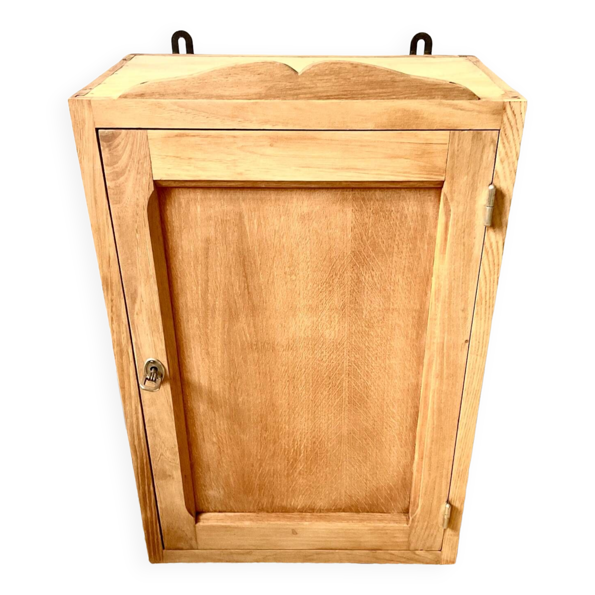 Art Deco bathroom cabinet
