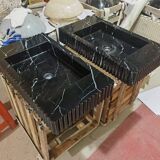 Meuble vasque suspendu en marbre noir Marquina