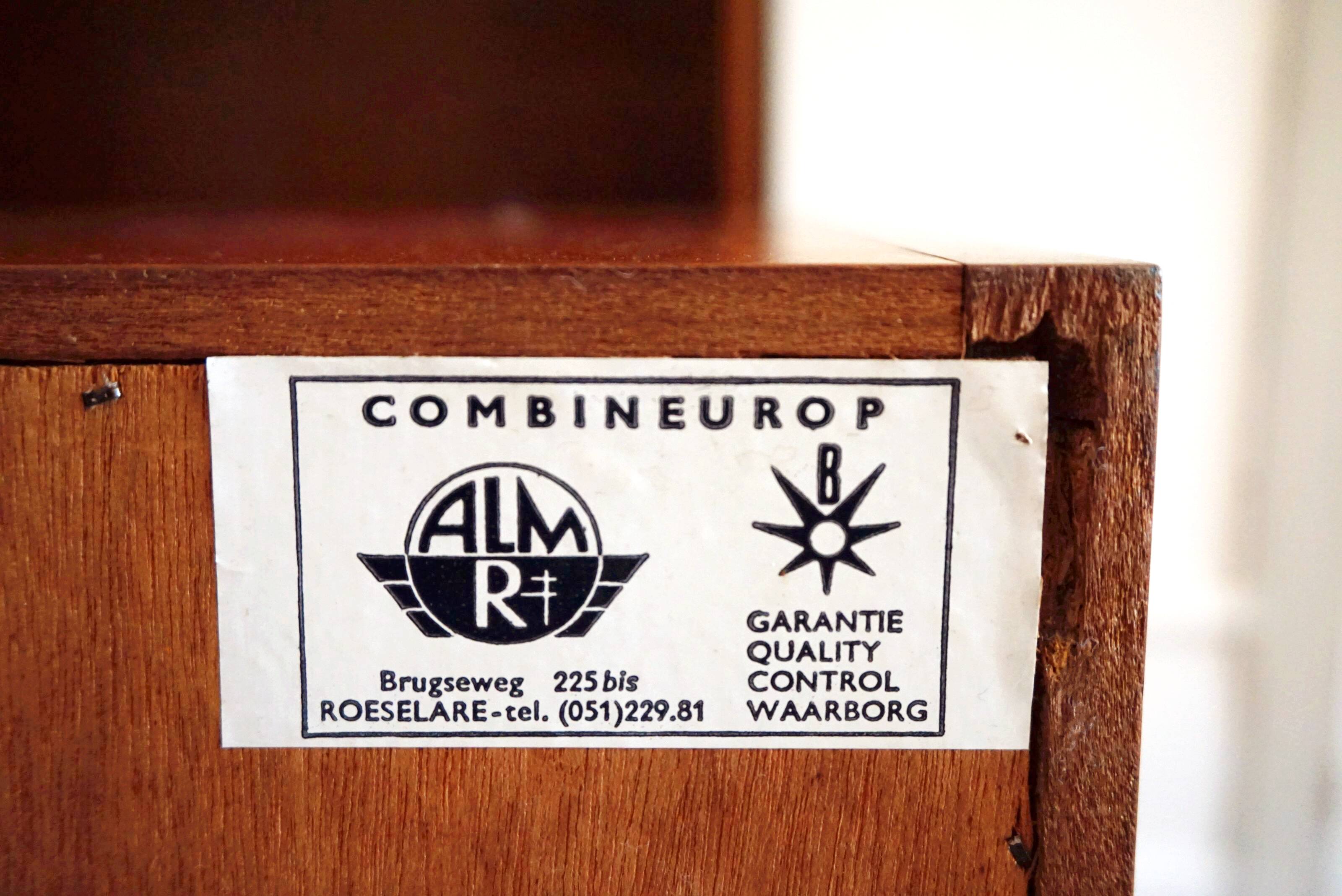 Adjustable shelf Combineurop