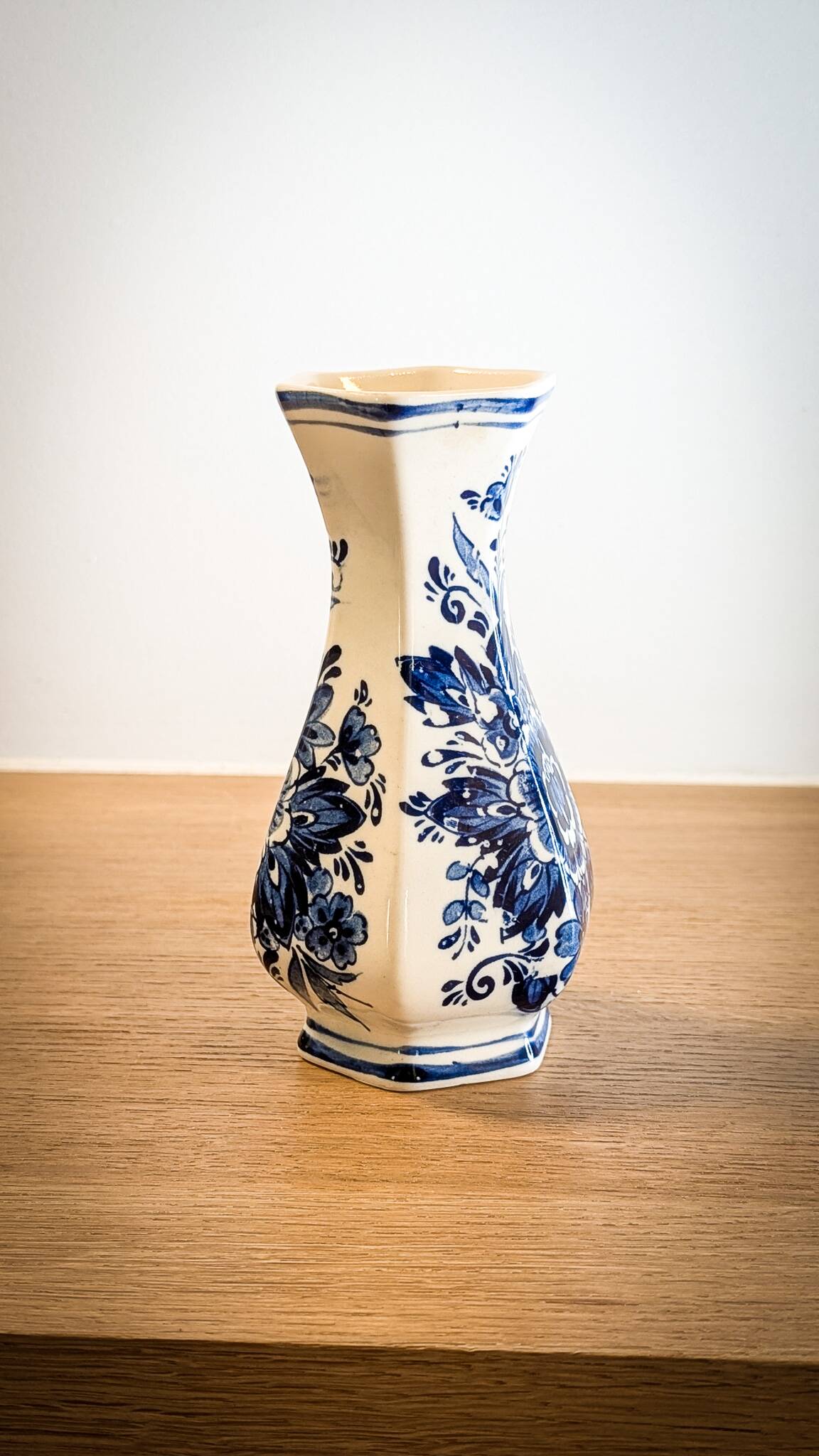 Small vase from the Royal Delft workshop Blue.