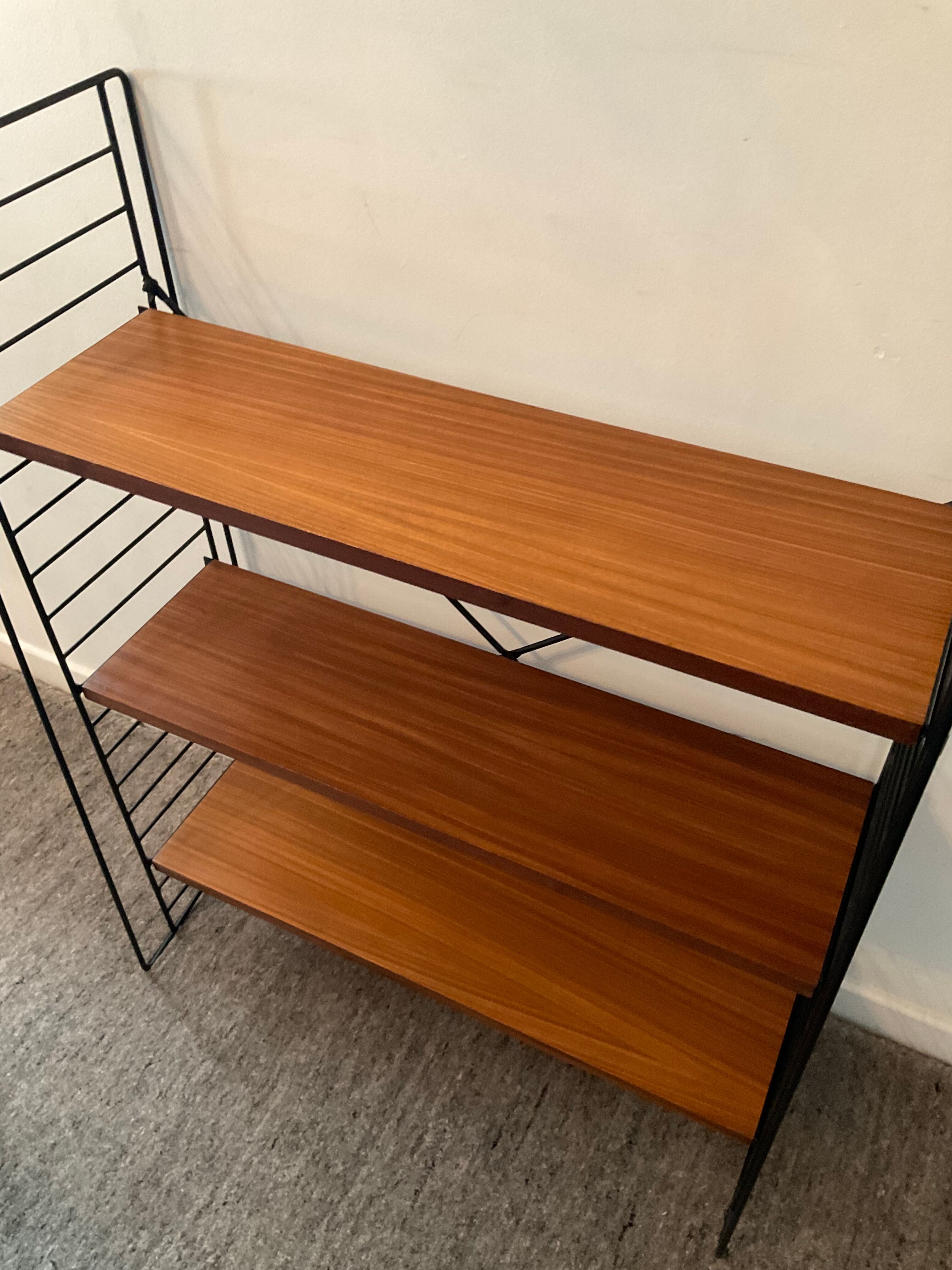 Tomado D.Dekker shelf from the 50s-60s